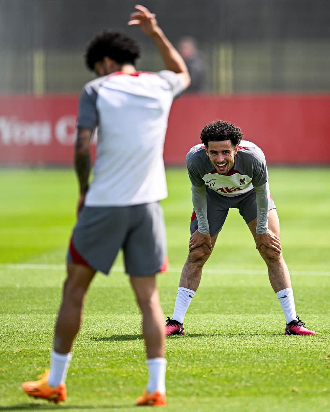 リヴァプールFCさんのインスタグラム写真 - (リヴァプールFCInstagram)「Setting up for Sunday 💪 #SOULIV 🔜」5月24日 2時15分 - liverpoolfc