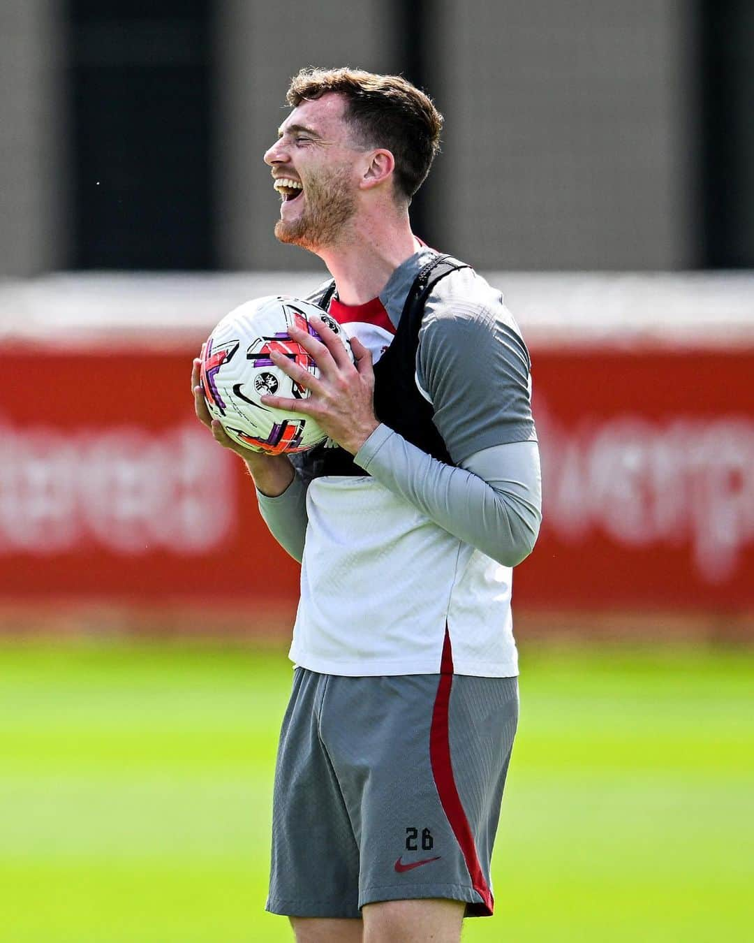 リヴァプールFCさんのインスタグラム写真 - (リヴァプールFCInstagram)「Setting up for Sunday 💪 #SOULIV 🔜」5月24日 2時15分 - liverpoolfc