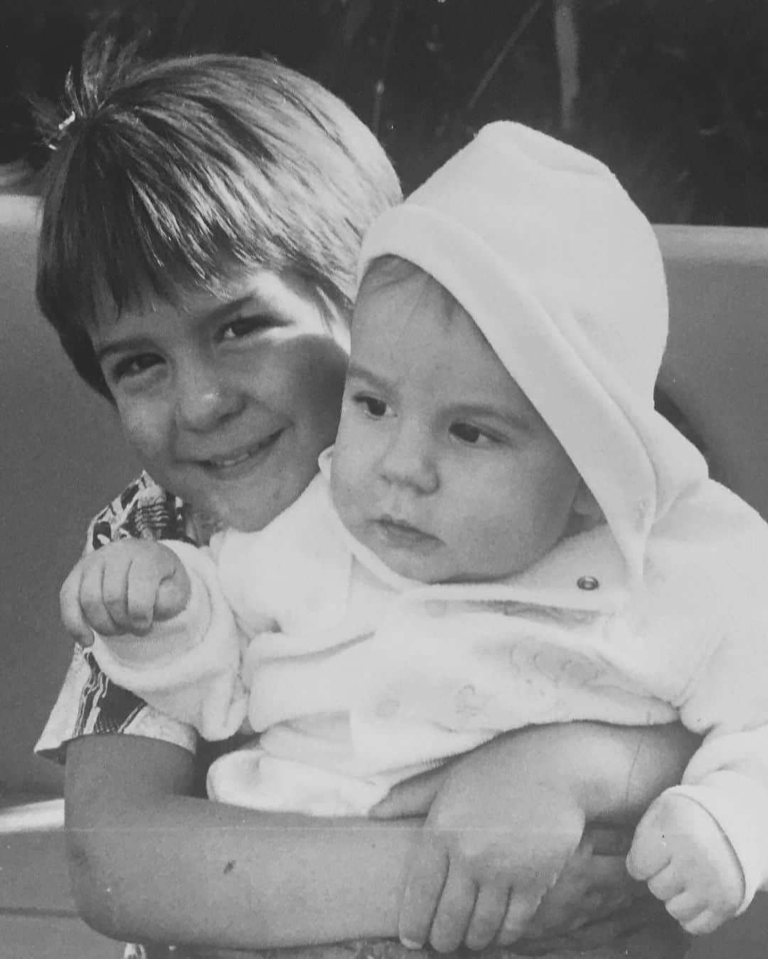 G-Eazyのインスタグラム：「Happy birthday my brother, my twin born 2 years and 364 days apart, my best friend and favorite person. Love you to the moon and back, we got us forever ❤️☀️🌒 moms day & night boys🤞🏼」