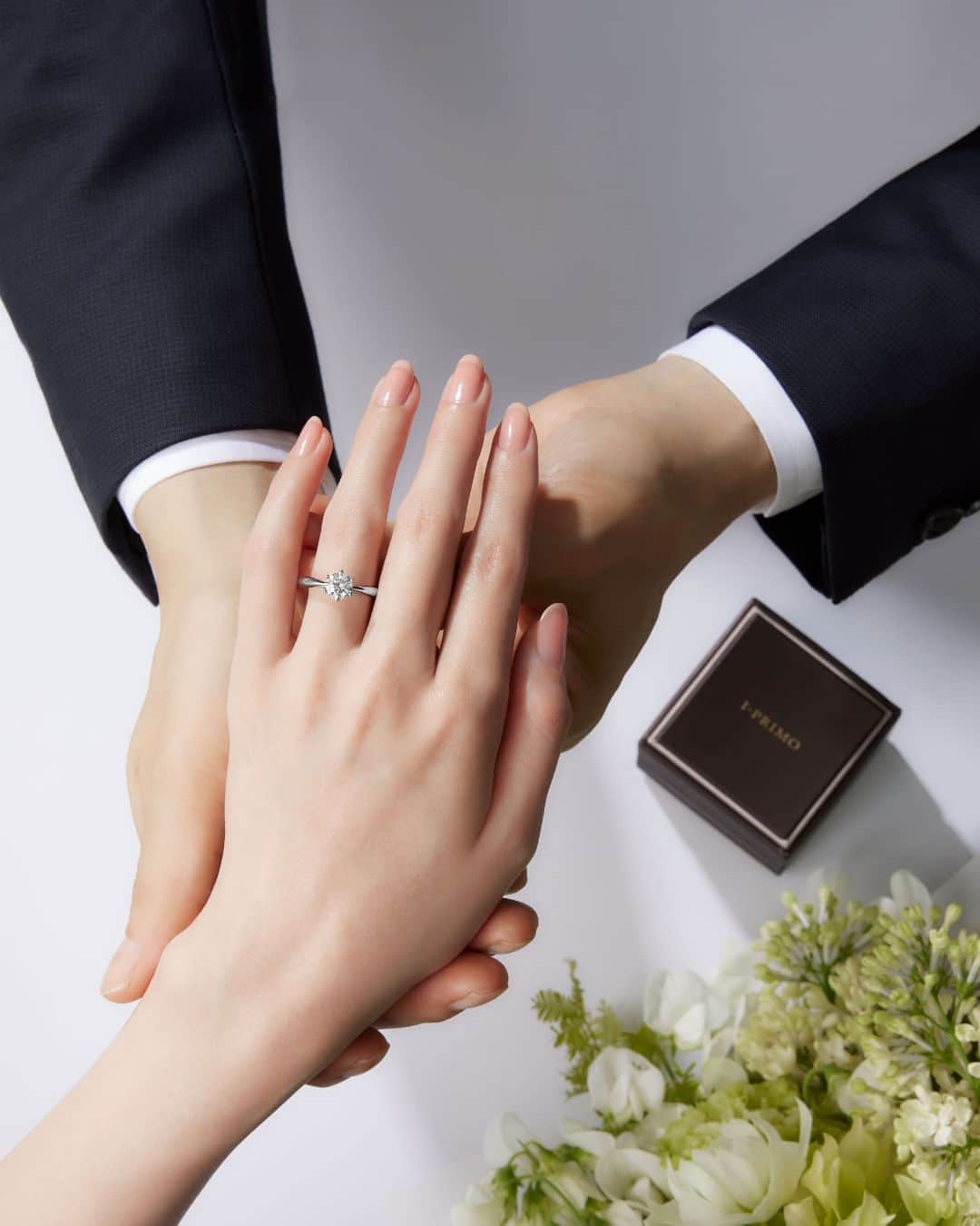 婚約・結婚指輪のI-PRIMO（アイプリモ）公式アカウントさんのインスタグラム写真 - (婚約・結婚指輪のI-PRIMO（アイプリモ）公式アカウントInstagram)「変わらぬ愛をその輝きに込め、想いを伝える。 6月4日はプロポーズの日。  一生に一度の婚約指輪だからこそ、 いくつもの月日が経っても、満足していただきたい。  ブライダルリングをお求めになる際には、 まず最初に訪れていただく、最高の場所になりたいと願っております。  おふたりにとって、永遠に愛せるリングとの出会いをつくること。 それこそが、ブライダルリング専門店として何よりの幸せなのです。  ＜婚約指輪＞sirius #アイプリモ_シリウス  ーーーーー 6/30まで　キャンペーン実施中。 体験型ギフトやオリジナルジュエリーケースが当たります。 詳細はアカウントトップのピン留め投稿をご覧ください。 ーーーーー  #iprimo #アイプリモ #婚約指輪 #エンゲージリング」5月23日 17時00分 - iprimo_official