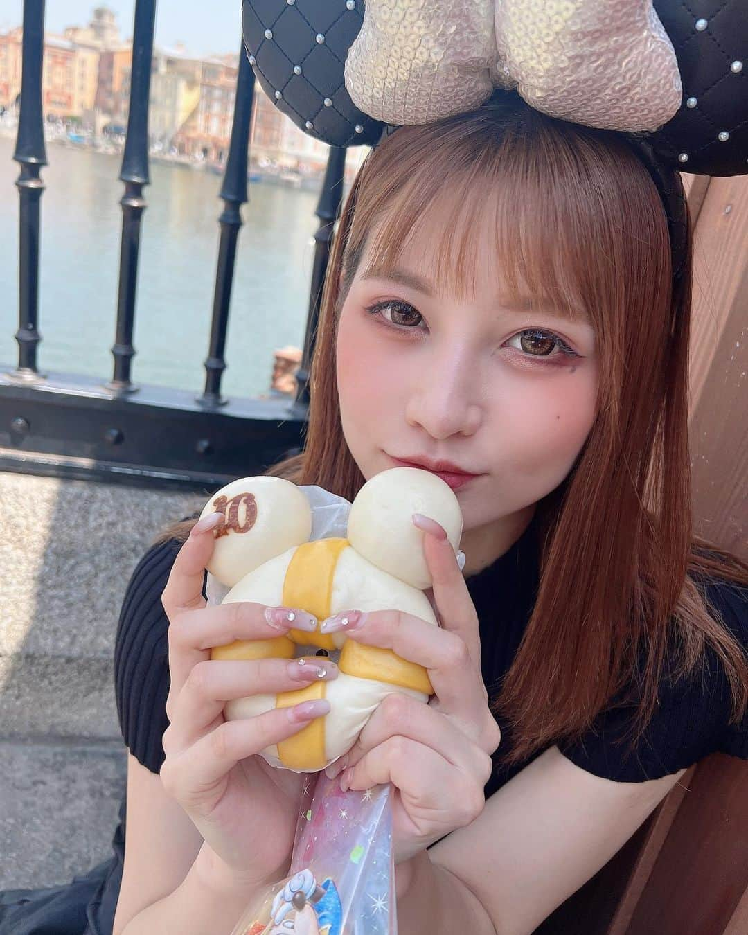 まりんさんのインスタグラム写真 - (まりんInstagram)「久しぶりのディズニー楽しすぎた🐭🏰🤍🛟🍴  #disneysea   #ディズニーシー#うきわまん」5月23日 17時10分 - marin_burlesque