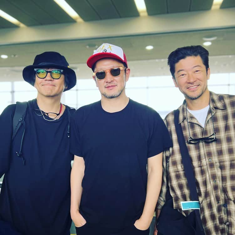 月に吠える。のインスタグラム：「カンヌ向かいます の様子。  #浅野忠信 #大森南朋  #中村獅童 #Cannes」