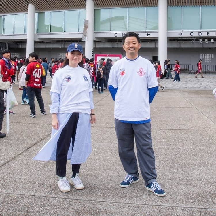 BEAMS JAPANさんのインスタグラム写真 - (BEAMS JAPANInstagram)「＜BEAMS SOCCER STAFF SNAP＞  会期残り7日！ たくさんのご来店お待ちしております！  ーーーーーーーーーーーーーーーーーーーーーー  〈BEAMS JAPAN〉が 日本のサッカー文化を盛り上げるプロジェクト 「BEAMS SOCCER」をスタート！  【POP UP開催店舗】 2023/4/26（水）～5/29（月） 販売店舗     ビームス ジャパン（新宿1F） @beams_japan ビームス ジャパン渋谷 @beams_japan_shibuya ビームス ジャパン京都 @beams_japan_kyoto ビームス公式オンラインショップ  【受注販売】 全国のBEAMS店舗(G&R/BEAMS RECORDSを除く)・ビームス公式オンラインショップ <各地の銘品とサッカーをかけ合わせた商品> 先行予約　3/30（木）～4/22（土） 一般発売　4/26（水） <60クラブコラボレーションTシャツ> 受注期間　3/30（木）～5/29（月）  各クラブのエンブレムとＪリーグキングをプリントしたTシャツ60種を本日3月30日（木）より4月5日（水）まで第一弾先行受注、またBEAMS SOCCERロゴグッズを含む銘品12種も予約受付開始 します。  ビームス公式オンラインショップのスタイリングページにて全国のショップスタッフ約180名がコラボレーションアイテムを自由にスタイリングしたファッションスナップを公開中です！ こちらからご覧ください！ https://www.beams.co.jp/news/3472/  @jleaguejp @beams_japan @beams_official  ーーーーーーーーーーーーーーーーーーーーーー  ※商品についてのお問い合わせは DM、又はお電話にて承っております。  お問い合わせ電話番号 BEAMS JAPAN 1F ☎︎ 03-5368-7314  ーーーーーーーーーーーーーーーーーーーーーー  #beams  #beamsjapan  #beamsjapan1st  #ビームス #ビームスジャパン #日本製 #madeinjapan #日本の銘品 #Jleague #Jleague30th #J30 #Ｊ３０ #Jリーグ #Ｊリーグ #Jリーグ30周年 #Jリーグ30周年コラボ #beamssoccerproject #beamssoccer #ビームスサッカー #soccer」5月23日 17時25分 - beams_japan