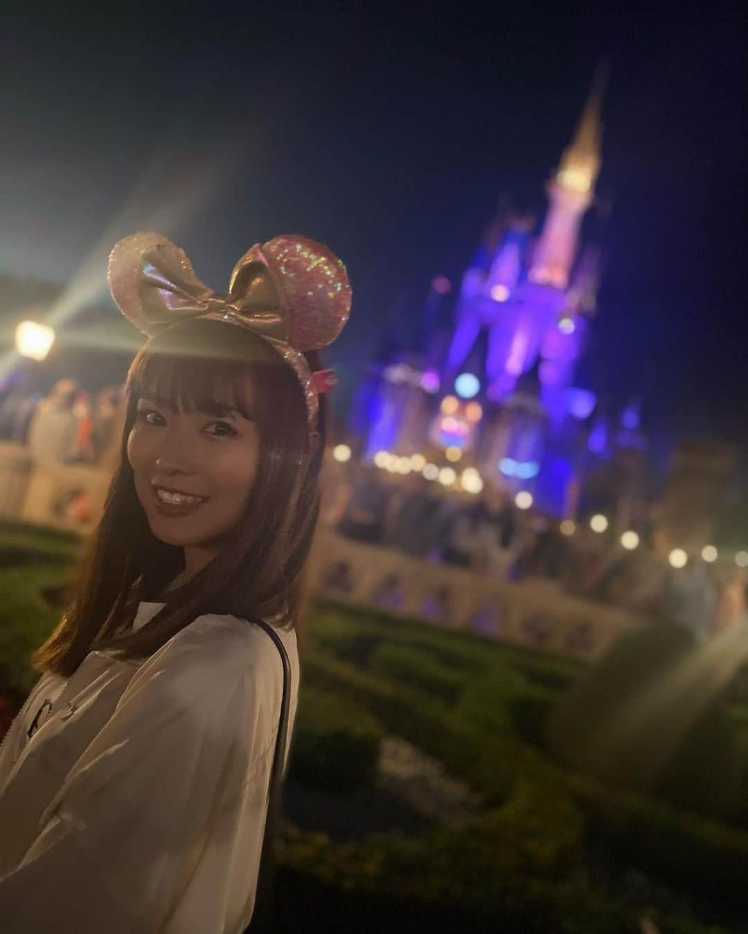 渕上舞のインスタグラム：「シンデレラ城のライトアップが綺麗でした…🪄💜🏰  #tokyodisneyland #ディズニーランド40周年  #渕上舞」