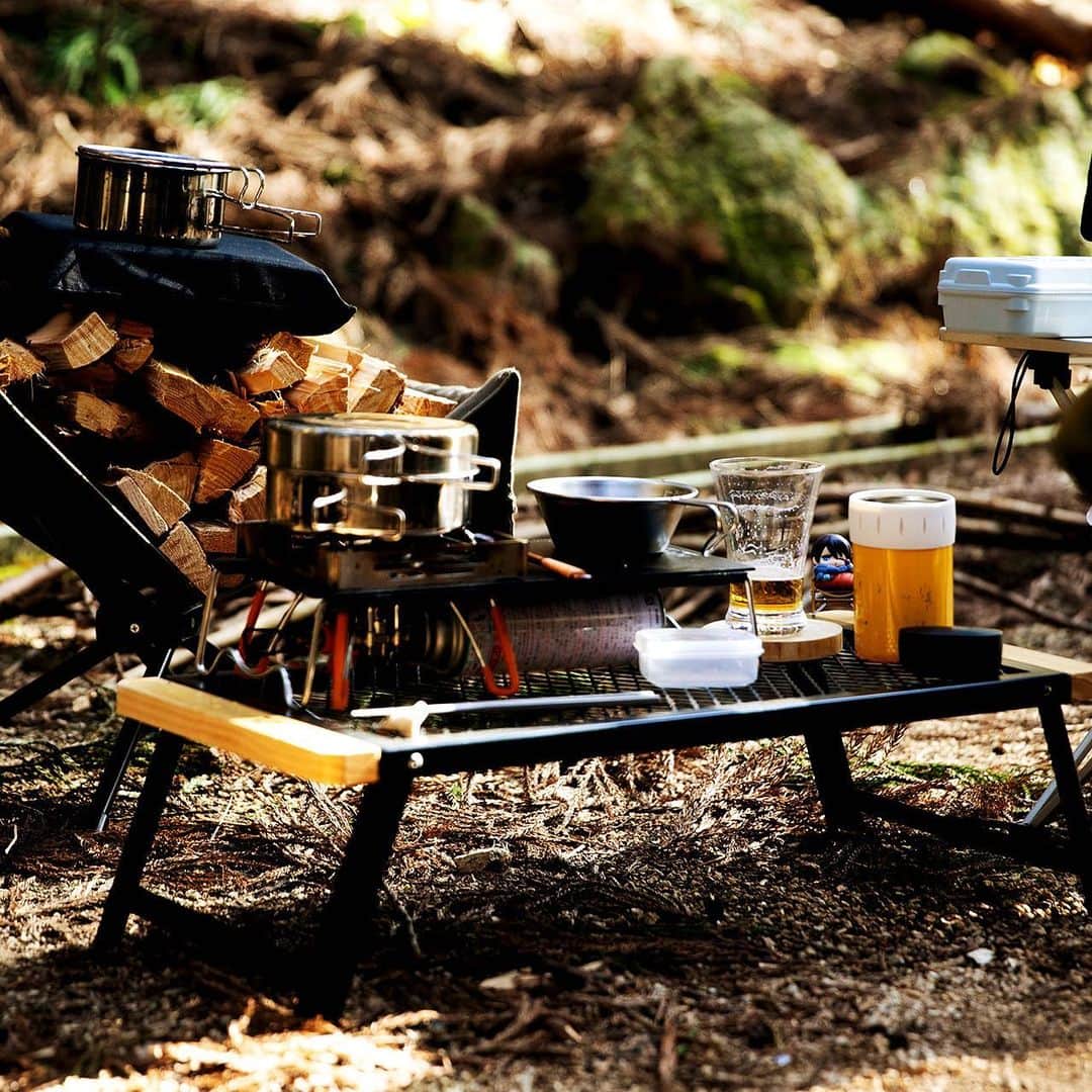 キャンプ情報サイト［ランタン］さんのインスタグラム写真 - (キャンプ情報サイト［ランタン］Instagram)「CAMP SMILE STYLE ／ 森の中で楽しむソロキャンプはテンマクで過ごす。 自然の風を感じる時間が幸せ ＼ いろんなキャンパーのキャンプスタイルを現地取材と一般キャンパーからの投稿で数多く掲載してます。 . . 詳しくは @lantern.camp webサイトをご覧ください . . #camp #camping #camplife #outdoor #travel #trip #lantern_smile #キャンプ #キャンプ用品 #アウトドア #テント #自然 #旅行 #キャンプ初心者 #キャンプ好きな人と繋がりたい #アウトドア好きな人と繋がりたい #camper #外遊び #キャンプスタイル #かぶとの森テラス #ソロキャンプ #ソロキャン #tentMarkDESIGNS #テンマクデザイン #DOD #ディーオーディー #テンマク」5月23日 18時00分 - lantern.camp