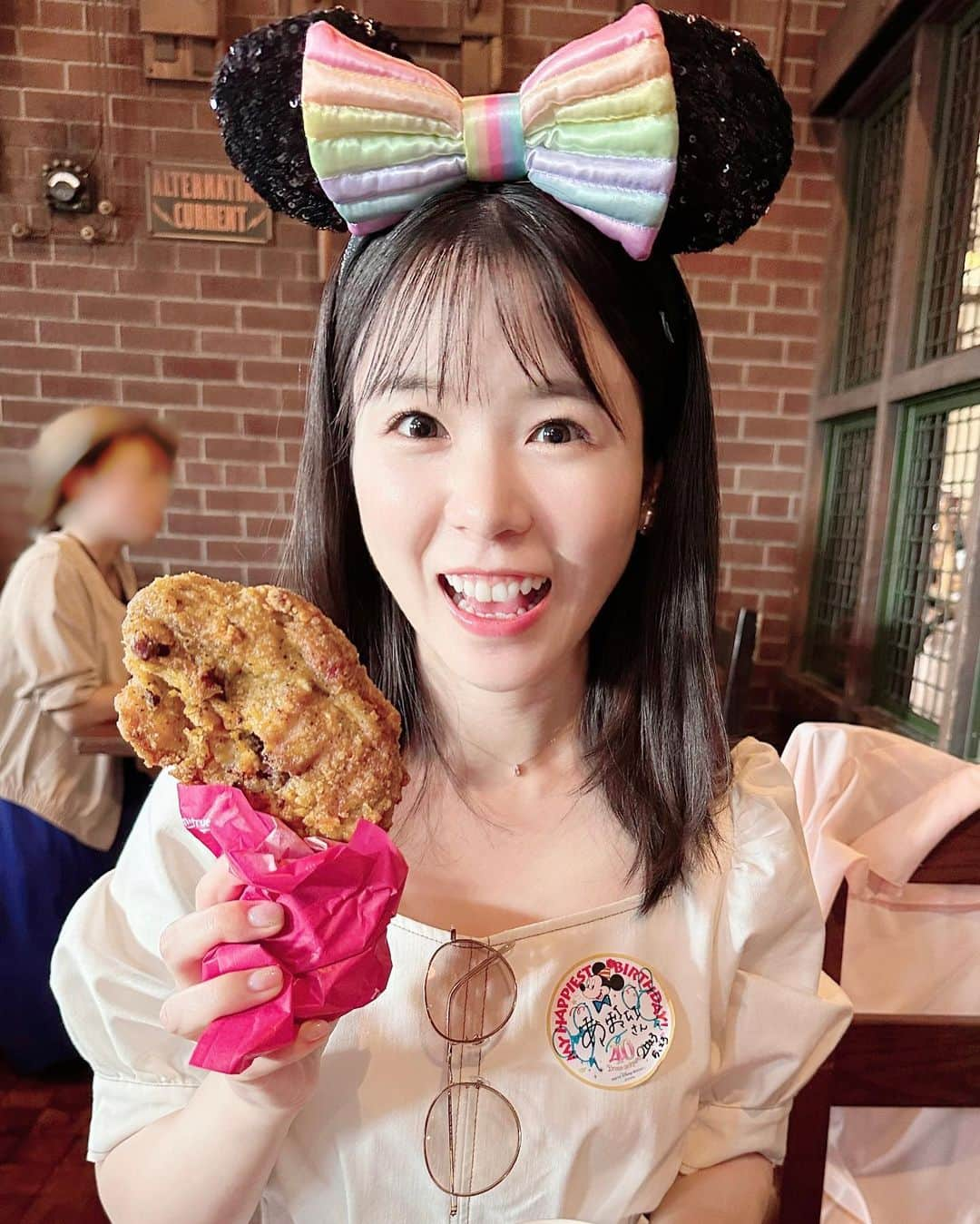 田中碧のインスタグラム：「【お誕生日】 ⁡ 29歳になりました💓 みなさまからの温かいメッセージ とっても嬉しいです✨ ⁡ ⁡ #誕生日 #誕生日ディズニー #29歳 #ディズニー40周年 #フライドチキン #tokyodisneysea #friedchicken」