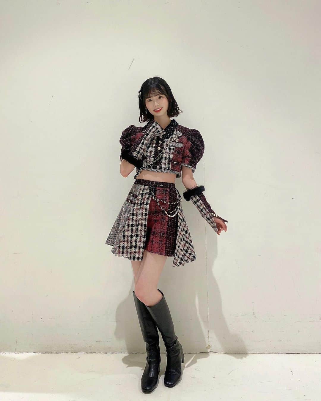 浅井七海さんのインスタグラム写真 - (浅井七海Instagram)「. 全身ver.😙🖤🩷  #AKB48 #衣装」5月23日 18時17分 - naamin48_