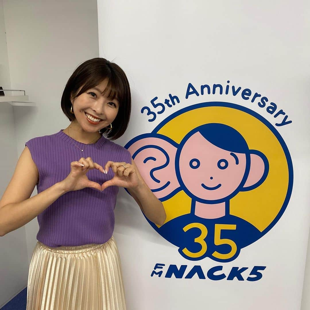 小尾渚沙のインスタグラム：「🫶 FM NACK5のTikTokがあるのをご存知ですか？🥰 各番組のパーソナリティ達が登場しています✨  先ほど、私・小尾渚沙のもUPされました〜❣️ 題して「ラジオ本番後に踊ってみた」🫣  ギャル達のTikTokを見て覚えました🫶笑  リズム感無いですし、振りも間違えてしまっていますが、 なんだかとても楽しそうに踊ってます🤣🤣  ぜひご覧下さい〜❤️❤️❤️ . . #NACK5 #TikTok #ラジオ #おびハピ795」