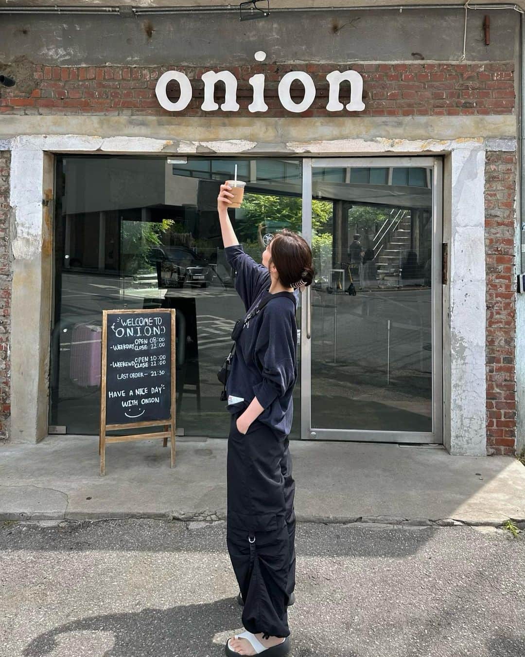 福吉真璃奈のインスタグラム：「맛있었습니다.🥖☕️🇰🇷 #聖水洞 #onioncafe」