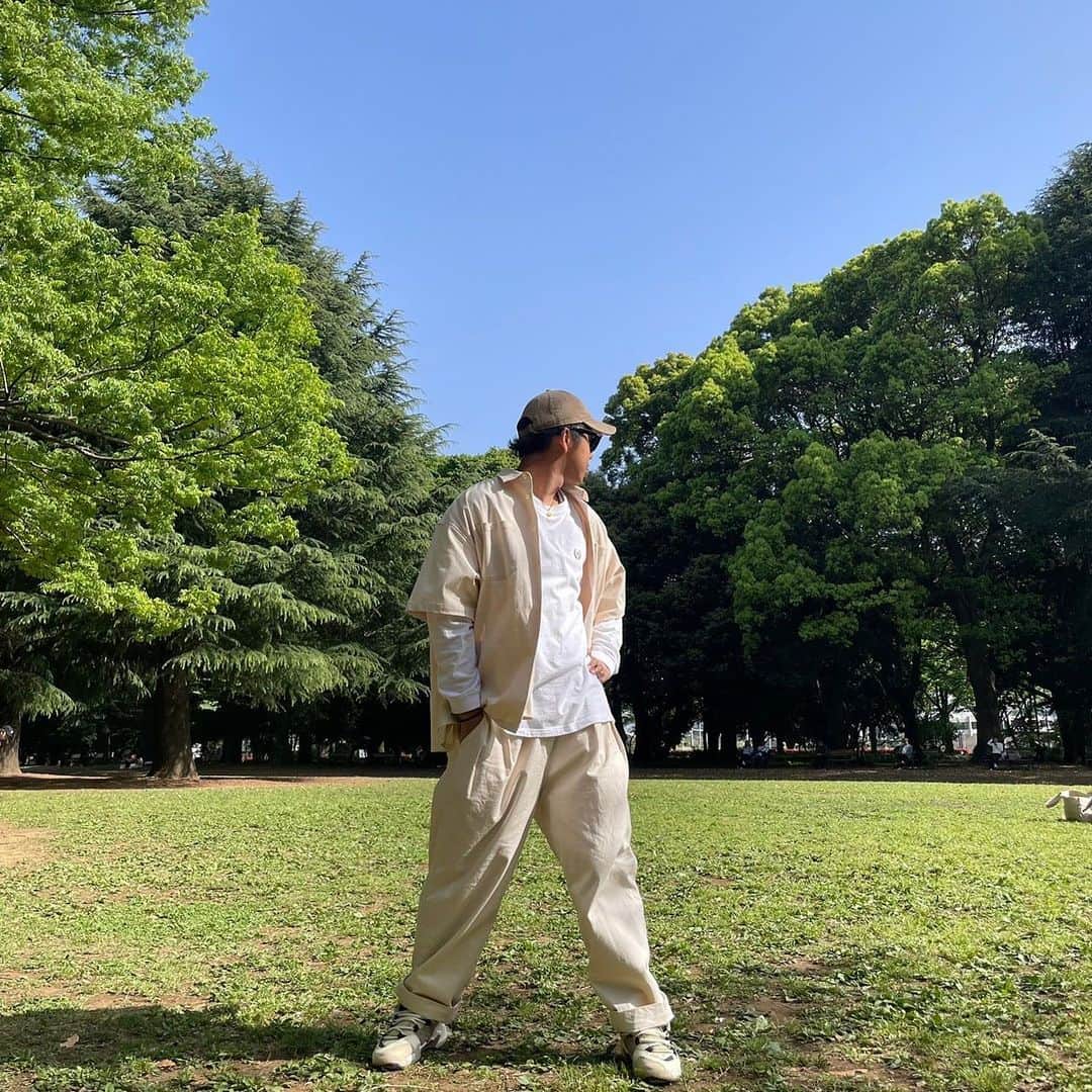 のインスタグラム：「天気で気分変わっちゃうからずっと晴れてて欲しい☀️😎 . . . . . . #晴れの日 #大好き  #☀️ #このダボっと #シルエット #好き #keboz  #セットアップ  #マック #オデコーデ #とりあえずyeah!!」