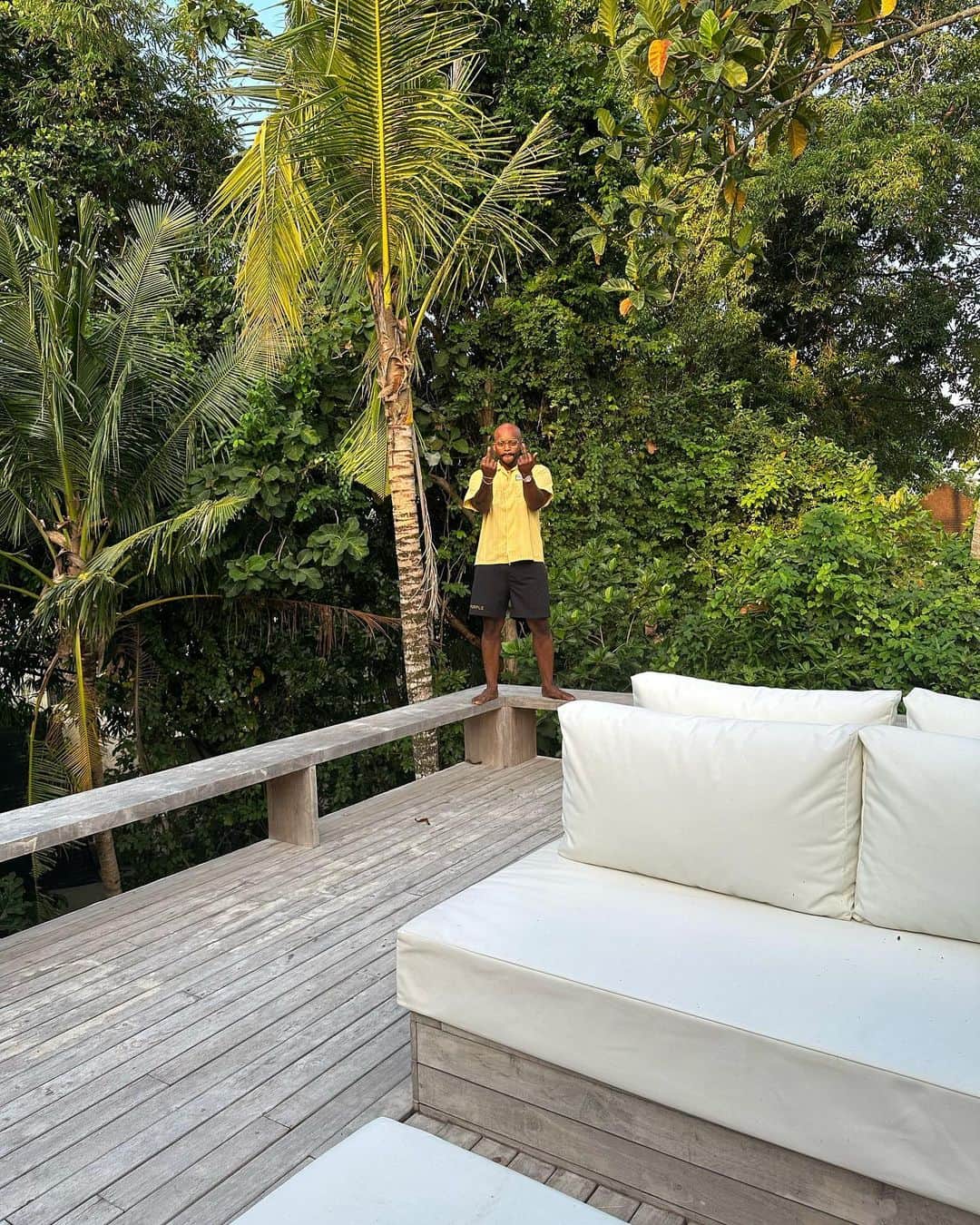 テイラー・ジェームスさんのインスタグラム写真 - (テイラー・ジェームスInstagram)「Bali Boy 🇮🇩🌴🏖️🍹  📷: @_jeortiz」5月23日 18時43分 - djtayjames