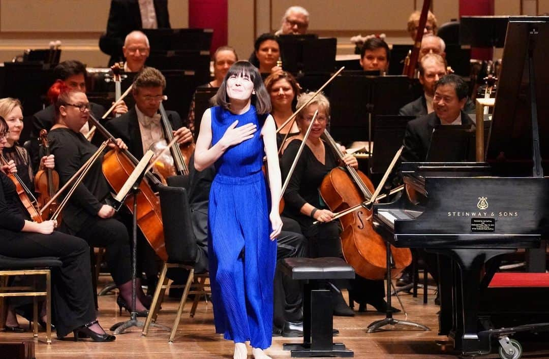 アリス＝紗良・オットのインスタグラム：「Thank you for such a warm welcome, Pittsburgh. It was a great pleasure to make music with the wonderful @psomusicians of the @pghsymphony and dear @herascasado !   Photos 1-4 by Julie Goetz Photo 5 by Pablo Heras-Casado」