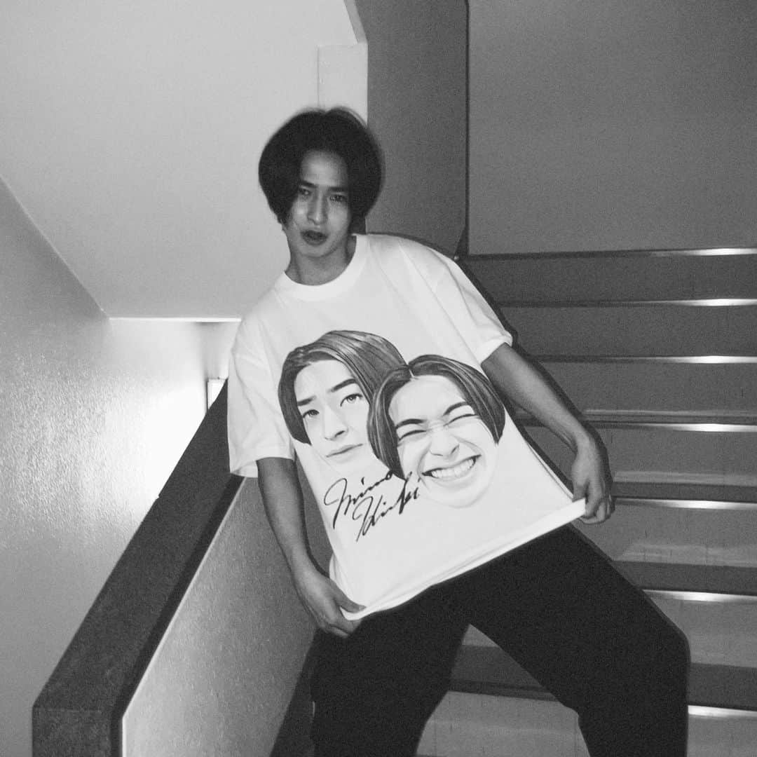 千葉彗太さんのインスタグラム写真 - (千葉彗太Instagram)「TikTokのアカウントをテーマに作ったTシャツ。 5/28(日)23:59までらしいです。 ストーリーのリンクから。 よければぜひ☺️ もーきっとこーゆうの販売しないと思います。きっと。」5月23日 18時59分 - ryuhei_kuramoto