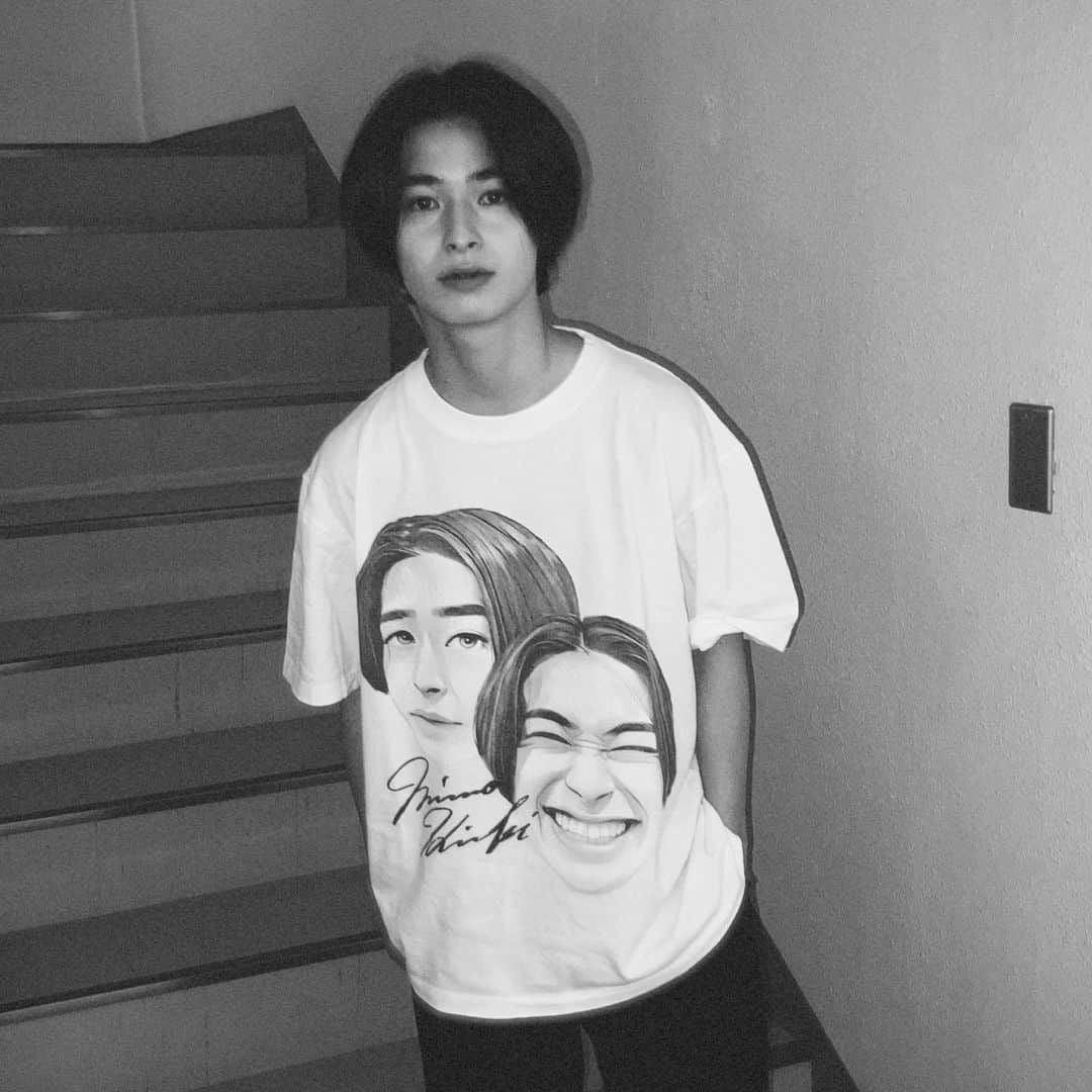 千葉彗太さんのインスタグラム写真 - (千葉彗太Instagram)「TikTokのアカウントをテーマに作ったTシャツ。 5/28(日)23:59までらしいです。 ストーリーのリンクから。 よければぜひ☺️ もーきっとこーゆうの販売しないと思います。きっと。」5月23日 18時59分 - ryuhei_kuramoto