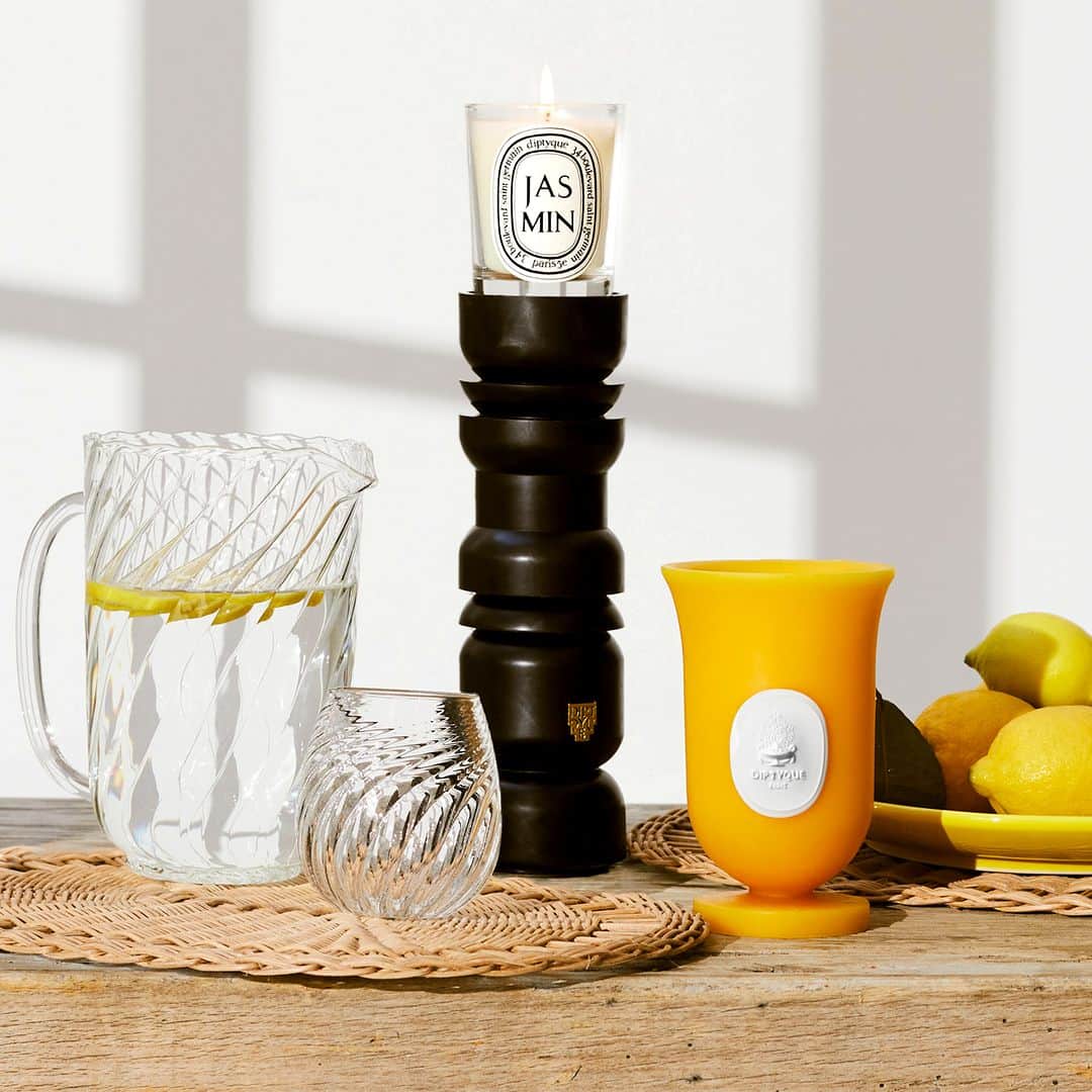 ディプティックのインスタグラム：「Sunshine… …on Diptyque's new limited-edition Light & Shadow collection. Presenting a range of decorative objects that evoke the luminous, sunny aspect of a candle: here, its reassuring radiance; there, optical illusions created by its flame in the dark.  #diptyque #diptyqueparis #lightandshadow #homedecor」