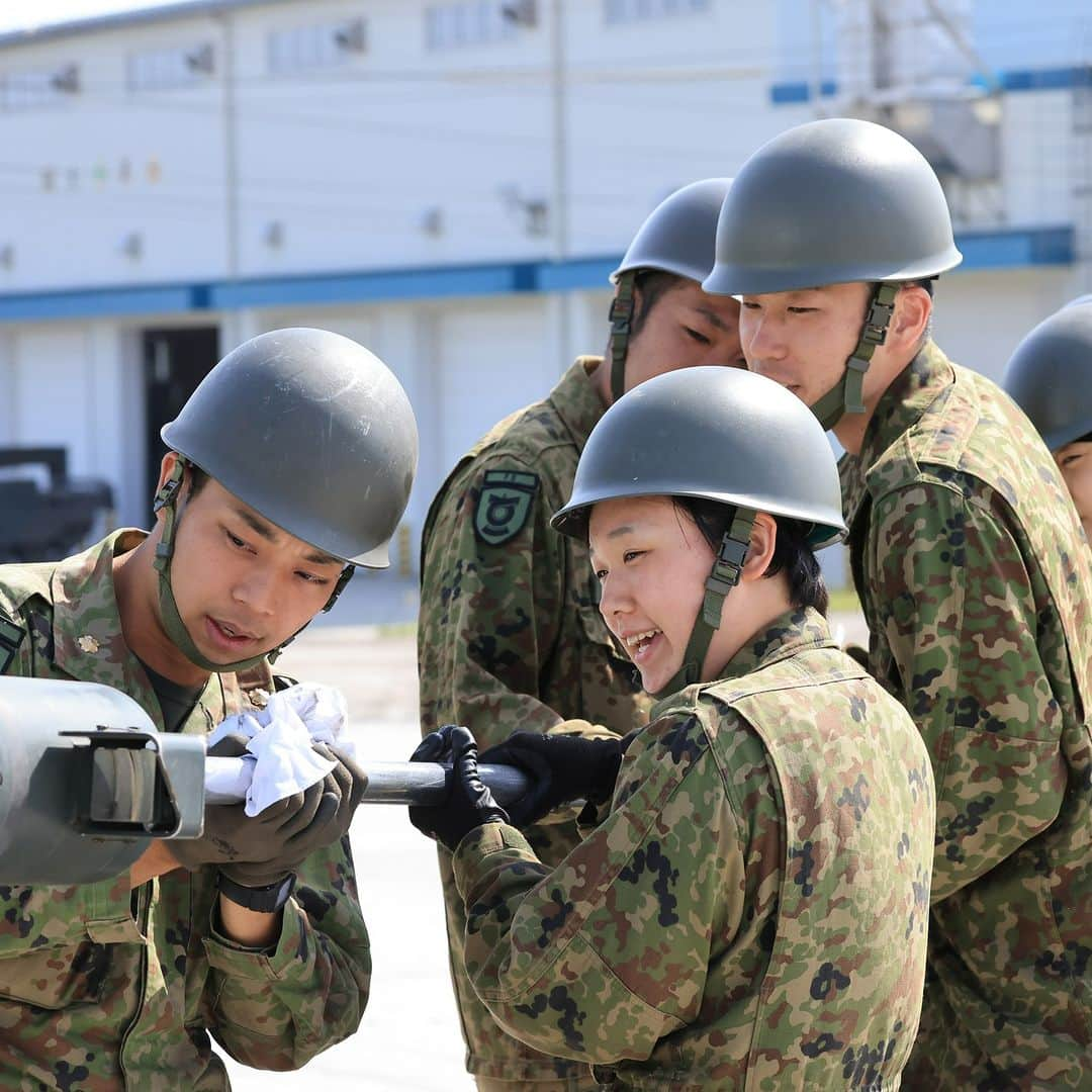 陸上自衛隊さんのインスタグラム写真 - (陸上自衛隊Instagram)「総火演ライブ配信まであと４日！演習には多くの女性自衛官が参加しています。陸上自衛隊では女性隊員が能力・適性に 応じてさまざまな分野で活躍しています。 ライブ配信URL：https://www.youtube.com/live/GY2bqfCaSGk?feature=share #陸上自衛隊 #JGSDF #富士総合火力演習 #総火演」5月23日 19時00分 - jgsdf_pr