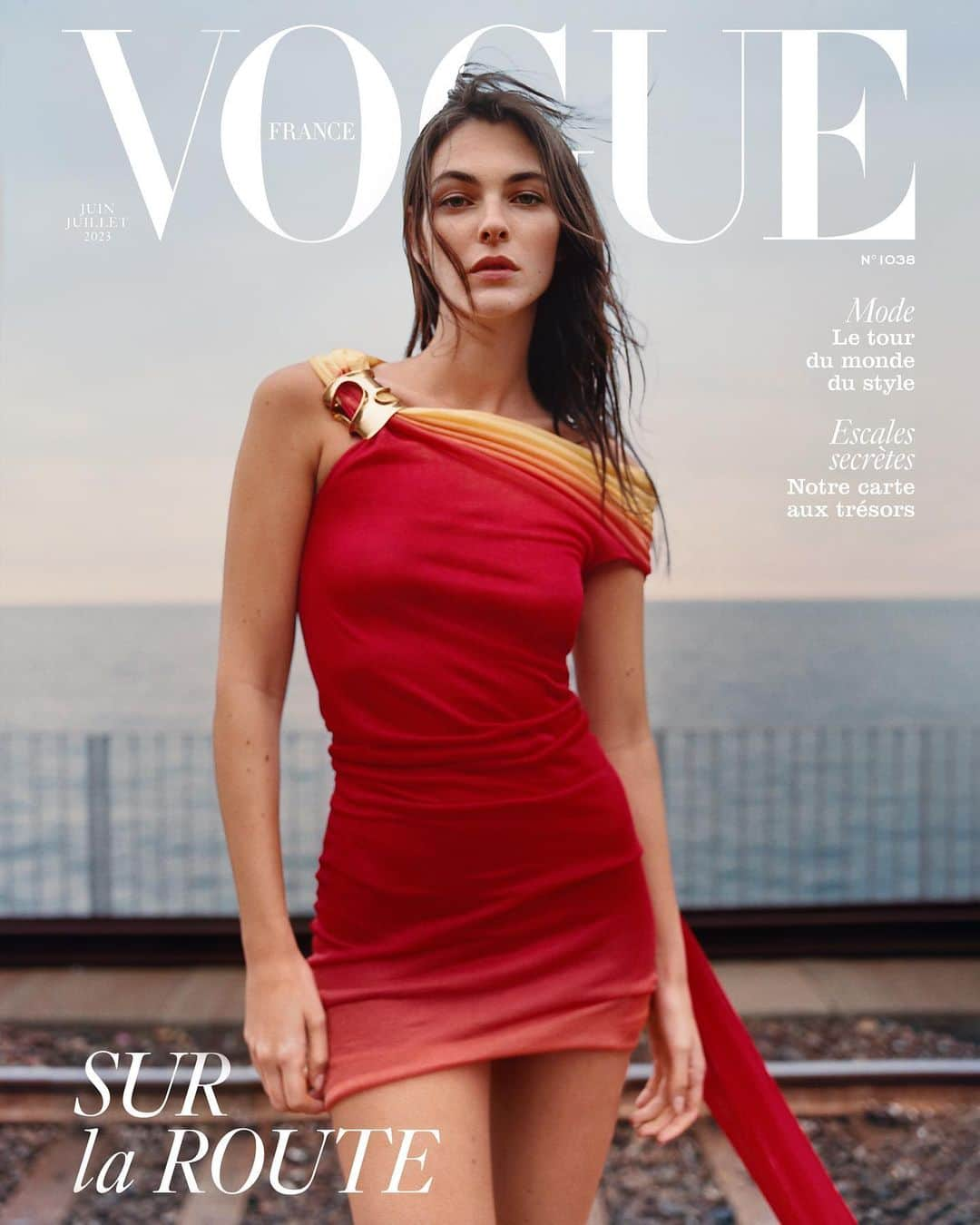 Vogue Parisさんのインスタグラム写真 - (Vogue ParisInstagram)「A train and countless destinations through Europe to celebrate friendship, fashion and endless summer days in a shared project between @voguefrance, @vogueitalia, @voguespain and @voguegermany. In our June/July issue, models @vittoria, @noraattal, @palomija, @idaheiner and @anokyai travel together on the #VogueRail across the continent. Who's coming on board? Available on newsstands and online on May 31.  Un train et d'innombrables destinations à travers l'Europe pour célébrer l'amitié, la mode et les journées d'été sans fin dans le cadre d'un projet commun entre @voguefrance, @vogueitalia, @voguespain et @voguegermany. Dans le numéro de juin-juillet, les mannequins @vittoria, @noraattal, @palomija, @idaheiner et @anokyai voyagent ensemble à bord du #VogueRail à travers le continent. Qui monte à bord ? Disponible en kiosque et en ligne le 31 mai.  @vittoria wears @ferragamo  Photographer: @oliverhadleepearch  Stylist: @mr_carlos_nazario Stylist Assistant @manuelnoriegatorres Stylist Assistant @bunnyna96 Makeup: @anatakahashiii Hair: @cyndiaharvey Nails: @giovannademarcoo Video: @treglown Darkroom: @hammerlab Retouch: @aly.studio Production: @partner.films Location: #RivieraFilms Special thanks to @fsitaliane @grandhotelbristol  Head of Editorial Content: @eugenietrochu Global Creative Director: @juancp  Global Director, Talent & Casting: @mrsvoguester  #junejulyissue #surlaroute #voguefrance」5月23日 19時00分 - voguefrance