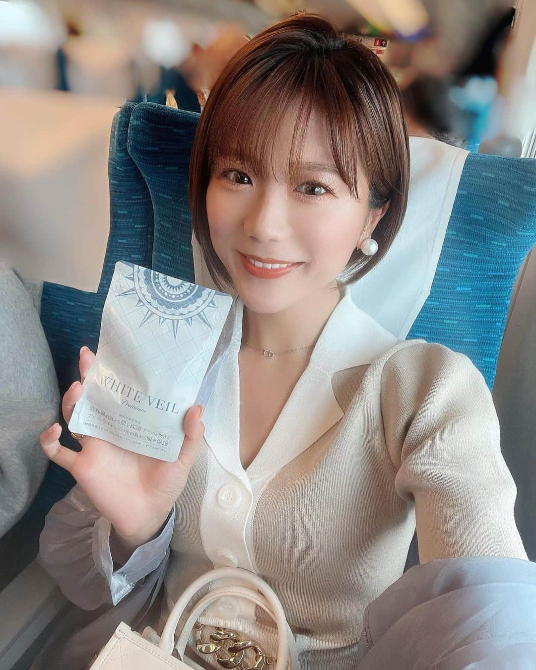 海江田麻貴さんのインスタグラム写真 - (海江田麻貴Instagram)「ㅤㅤㅤㅤㅤ  ㅤㅤㅤㅤㅤ 焼けやすい体質で毎年本当に頭を抱えているので、 今年こそはと早めに #飲む日焼け止め 飲んで対策してます☀️ ㅤㅤㅤㅤㅤ  ㅤㅤㅤㅤㅤ  TWICEのLIVEのときももちろん🍭 屋外スタジアムだったので数時間外に出っぱなし、、 吸収が良すぎる私には脅威だったので、これは強い味方でしたよん🧡  ㅤㅤㅤㅤㅤ これからも継続して飲んで、今年こそは人並みか人より白いねって 言われたい🥹🧒🏾またレポします〜🤍  ㅤㅤㅤㅤㅤ  ㅤㅤㅤㅤㅤ  ㅤㅤㅤㅤㅤ  ㅤㅤㅤㅤㅤ  #ホワイトヴェール #whiteveil #飲む日焼け止め #飲む紫外線対策 #ブルーライトカット #アンバサダー #公認アンバサダー #WV公認アンバサダー #紫外線ケア #日焼け止め #sponsored #japanesegirl #日本女孩 #日焼け対策」5月23日 19時03分 - _makiii0924_