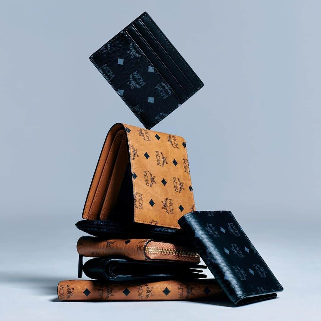 エムツェーエムさんのインスタグラム写真 - (エムツェーエムInstagram)「Discover the exquisite details of #MCM's wallets and card holders, where functionality meets style.   #MCMworldwide」5月23日 19時07分 - mcmworldwide