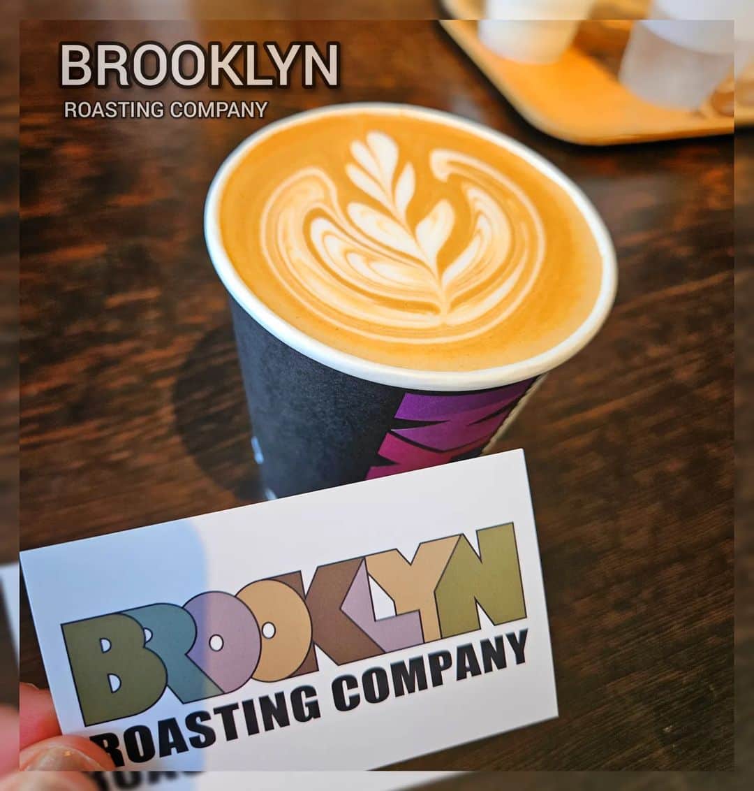 井上琴絵のインスタグラム：「☕ . . こちらもあさんぽで☀️ . リバーサイドにあるおしゃれなお店☺ . 外国人の方にも人気のようで 朝からすごく賑わってた🌏️✈️✨ . 天気良かったからテラス席で ゆっくりしたかったなっ❤ . . @brooklynroastingjapan #brooklynroasingcompany #かふぇすたぐらむ#カフェ活#カフェ巡り #カフェ巡り好き#☕#おしゃれなカフェ #coffee#coffeegram#coffeelove#coffeetime #cafe#cafestagram#kitahamacafe#cafephotography」