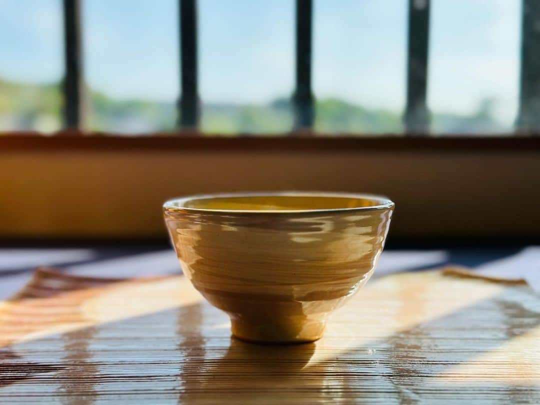 のインスタグラム：「実は、ここ数日、京都へ。 ひとり旅からの仲間旅に行っていました☺️✨  ひとり旅では、自分と向き合い、 仲間旅では、よく笑いよく食べ。  どちらの旅も、 とても素敵な旅だったなぁ🥹🌾✨  また明日から頑張ります💪🏻😆🎤  #ひとり旅 #仲間旅 #京都 #kyoto  #宇治 #嵐山 #宇治抹茶 #芸能神社 #車折神社  #舞鶴 #田植え #大浦地区  #中嶋ユキノ  #シンガーソングライター #nakajimayukino #singersongwriter」