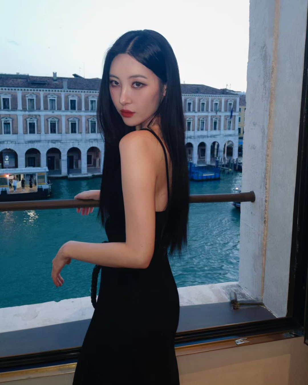 ソンミさんのインスタグラム写真 - (ソンミInstagram)「Beautiful moments in Venice @goldengoose   #HAUSofDreamers #GoldenGoose  #하우스오브드리머 #골든구스」5月23日 20時03分 - miyayeah