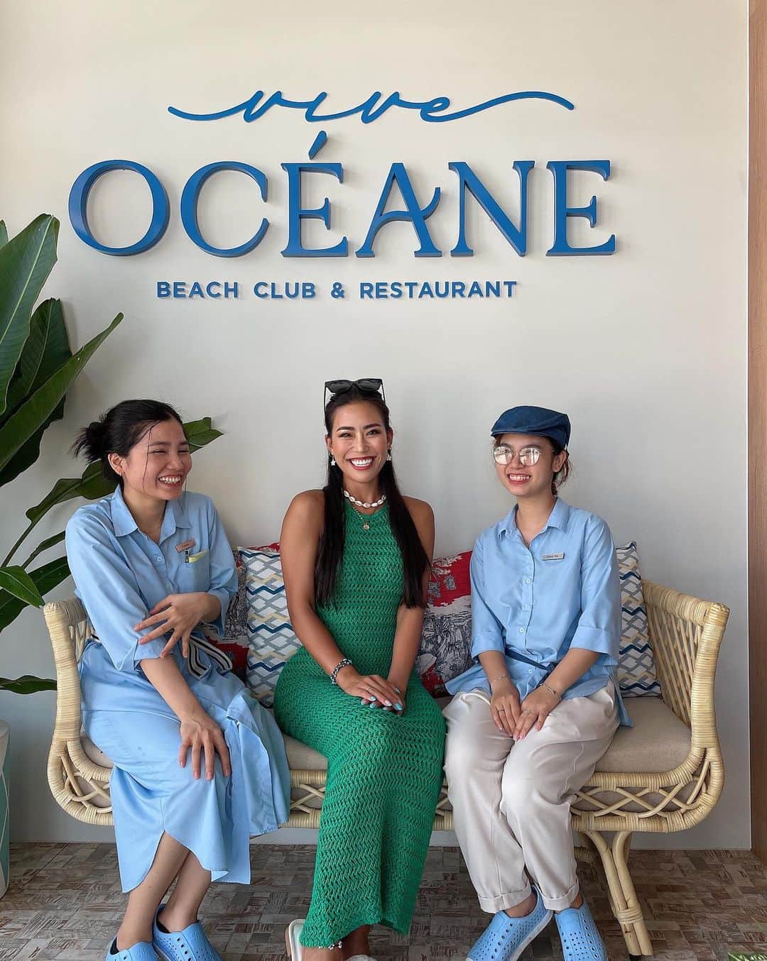 SÜMIREさんのインスタグラム写真 - (SÜMIREInstagram)「. @hyattregencydanang のホテル内にある  @vive_oceane 🏝️🍽️ オーシャンビーチフロントのレストランで、 ベトナムの新鮮なシーフードをメインにした フレンチ×ベトナム料理が楽しめるの☺️🦐 どの料理も美味しくてランチもディナーも行っちゃった🤭 ダナンに旅行する際は是非行ってみてください✈️💕 . @hyattregencydanang in the hotel @vive_oceane 🏝️🍽️ Ocean beachfront restaurant featuring French x Vietnamese cuisine with fresh Vietnamese seafood as the main attraction ☺️🦐 All dishes are so delicious that I went there for both lunch and dinner 🤭 If you travel to Da Nang, you should definitely try it ✈️💕」5月23日 20時11分 - 12_sumiregram_26
