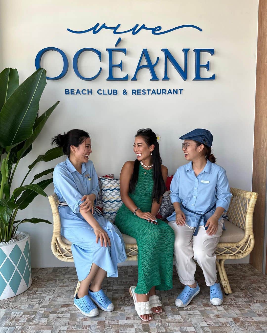 SÜMIREさんのインスタグラム写真 - (SÜMIREInstagram)「. @hyattregencydanang のホテル内にある  @vive_oceane 🏝️🍽️ オーシャンビーチフロントのレストランで、 ベトナムの新鮮なシーフードをメインにした フレンチ×ベトナム料理が楽しめるの☺️🦐 どの料理も美味しくてランチもディナーも行っちゃった🤭 ダナンに旅行する際は是非行ってみてください✈️💕 . @hyattregencydanang in the hotel @vive_oceane 🏝️🍽️ Ocean beachfront restaurant featuring French x Vietnamese cuisine with fresh Vietnamese seafood as the main attraction ☺️🦐 All dishes are so delicious that I went there for both lunch and dinner 🤭 If you travel to Da Nang, you should definitely try it ✈️💕」5月23日 20時11分 - 12_sumiregram_26