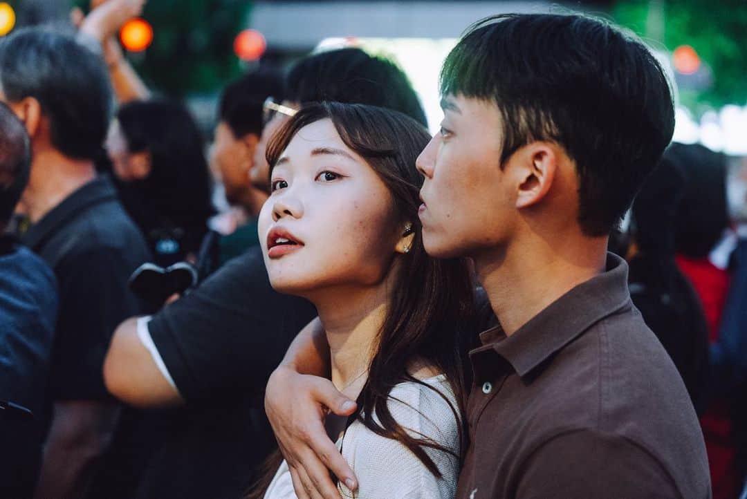 Thomas Kakarekoのインスタグラム：「Every face tells a story, every pair of eyes holds a secret.  #seoul」