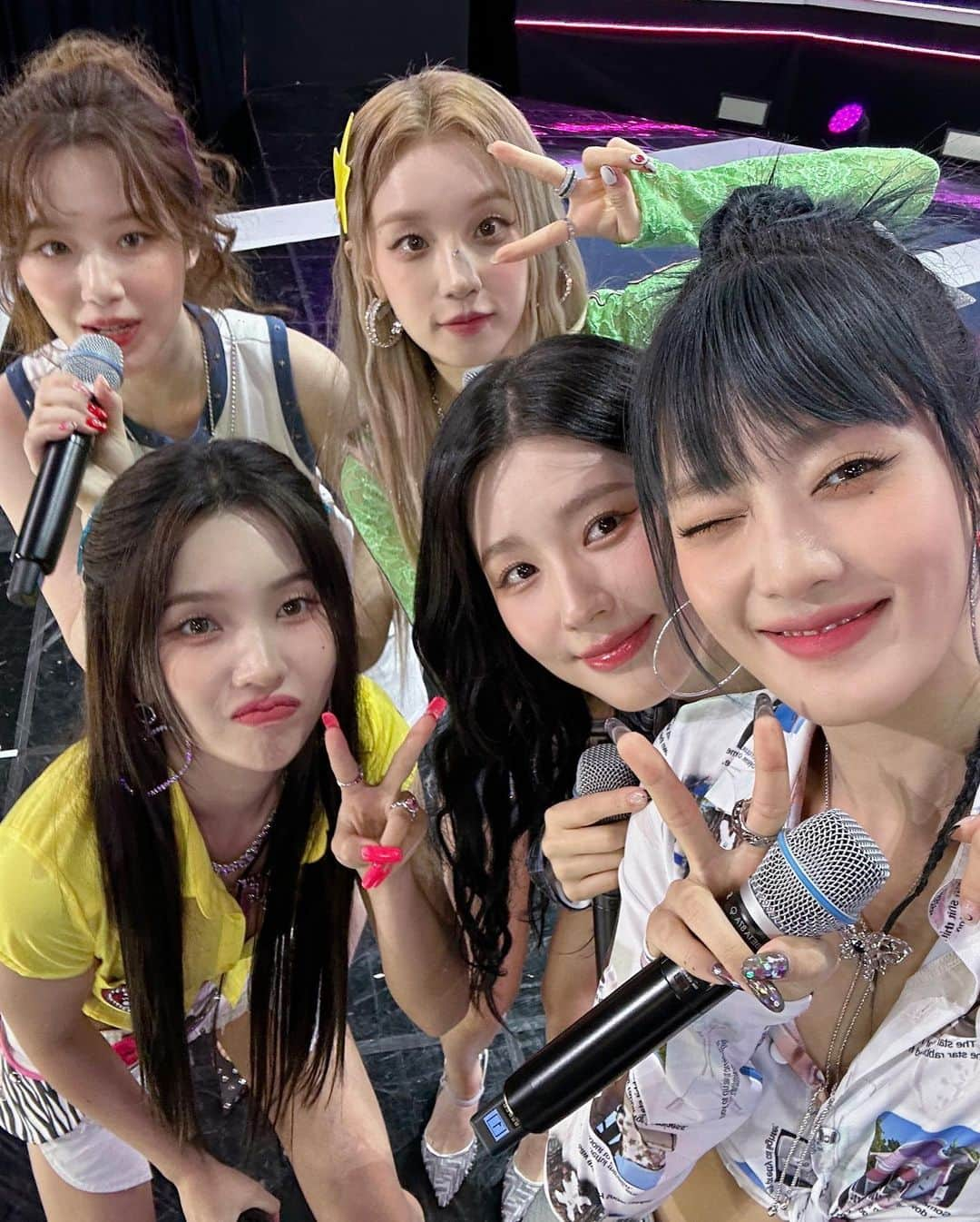 (G)I-DLEさんのインスタグラム写真 - ((G)I-DLEInstagram)「[📸] 230523 @ #더쇼  영광스러운 ‘퀸카 (Queencard)' 첫 1위 🎉 (여자)아이들에게 1위를 안겨준 네버랜드 여러분 감사합니다! ❤️💜 네버랜드의 응원에 힘입어 앞으로 더 멋진 무대로 보답할게요 ☺️  #여자아이들 #GIDLE #I_feel #퀸카 #Queencard」5月23日 20時23分 - official_g_i_dle