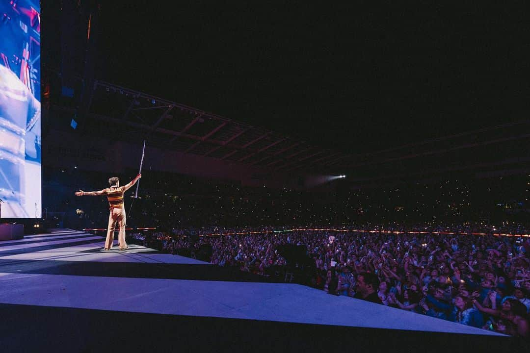 ハリー・スタイルズさんのインスタグラム写真 - (ハリー・スタイルズInstagram)「Love On Tour. Coventry I. May, 2023.」5月23日 20時26分 - harrystyles