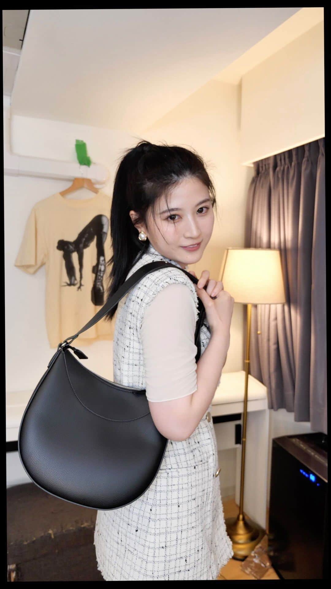 八田エミリのインスタグラム：「即完売したユニクロの新作バッグが神すぎてやばい！ #uniqlo #ユニクロ購入品 #ユニクロ」