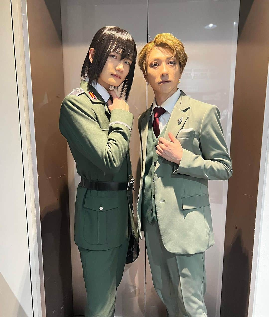 瀧澤翼さんのインスタグラム写真 - (瀧澤翼Instagram)「#ミュージカルspy   無事完走しました🙇‍♂️  会場に足を運んでくださった方々、配信を見てくださった方々ありがとうございました🙇‍♂️  改めて推しキャラを演じられるなんてほんとに幸せでした！  こんな素敵なファミリーと一緒にステージを創り上げられた事、たくさんの お客様に感情が昂るほど轟くような拍手をいただいた事は絶対に忘れません。  帝国劇場、芸術文化センター、博多座 といった素敵な歴史ある場所に20歳で立てたことは今後の人生の糧でしかないです。  なんだかこの作品をやる前の自分と比べたら断然パワーアップした気分です🔥  素敵な経験をありがとうございました🙇‍♂️  #瀧澤翼 #鈴木拡樹 #岡宮来夢 #森崎ウィン #佐々木美玲 #唯月ふうか #木内健人 #朝夏まなと #鈴木壮麻 #池村碧彩 #ミュージカル #spyxfamily #帝国劇場 #芸術文化センター #博多座 #東宝 #スパイファミリー」5月23日 20時34分 - tsubasa_takizawa