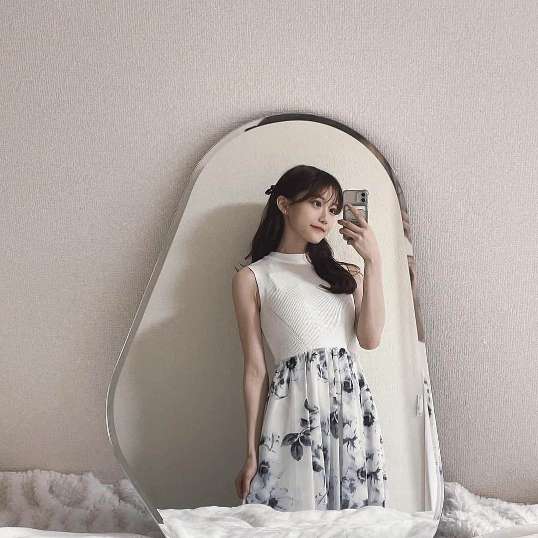 ましゅろ～のインスタグラム：「お嬢様ワンピ🌸 ほんと清楚感あってかわいい ⁡ #mercuryduo #マーキュリーデュオ#春ワンピース#pr」