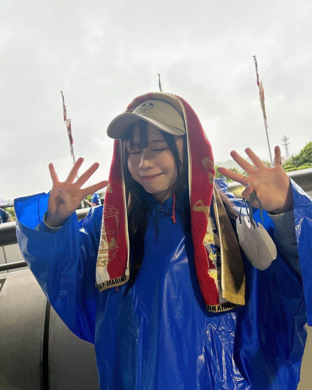 山口みらんさんのインスタグラム写真 - (山口みらんInstagram)「💜💜💜   #京都サンガ 戦    4-1 ⛱🤍❤️‍🔥💙  投稿し忘れ、だいぶ遅くなったけ💦  大雨だったけど心は激熱でした✊🏻❤️‍🔥 最高だよ…4得点。 やっぱマリノスはこうでなくちゃ！  水沼選手の今期初ゴール生で見れて幸せをかみ締めつつ。今日は選手全員を褒めたいけど、あえてエドゥ選手と渡辺選手を讃えたい。やっぱりDF好きだ〜😭🫶  漢西村選手の先制から始まり後半のヤン選手の誘発クロスでオウンゴールからエンジン全開、マルコス選手のクロスで最高コンディションのヤン選手の2試合連続ゴール4点目は杉本選手の魂のスライディングプレスが繋がり水沼選手の今期初ゴール GW勝点＋7で  ＼最高／   #fmarinos  #yokohamafmarinos  #横浜fマリノス  #マリノス  #マリノスサポーター  #トリコロール  #サッカー  #サッカー女子  #ユニフォーム女子  #jリーグ  #jリーグ女子  #横浜  #yokohama」5月23日 20時54分 - yamaguchi_miran