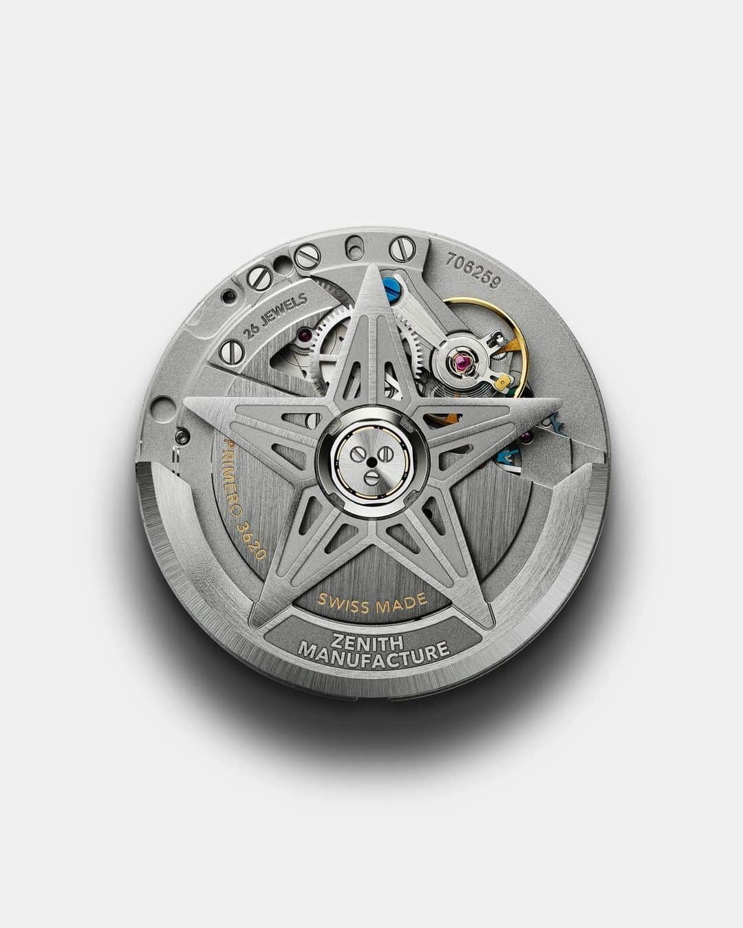 ゼニスのインスタグラム：「#Movement: Powered by the El Primero 3620 automatic high-frequency manufacture movement, the DEFY Skyline features a 1/10th of a second indicator directly driven by the escapement. The bi-directional winding mechanism with a star-shaped rotor delivers a power reserve of approximately 60 hours.」