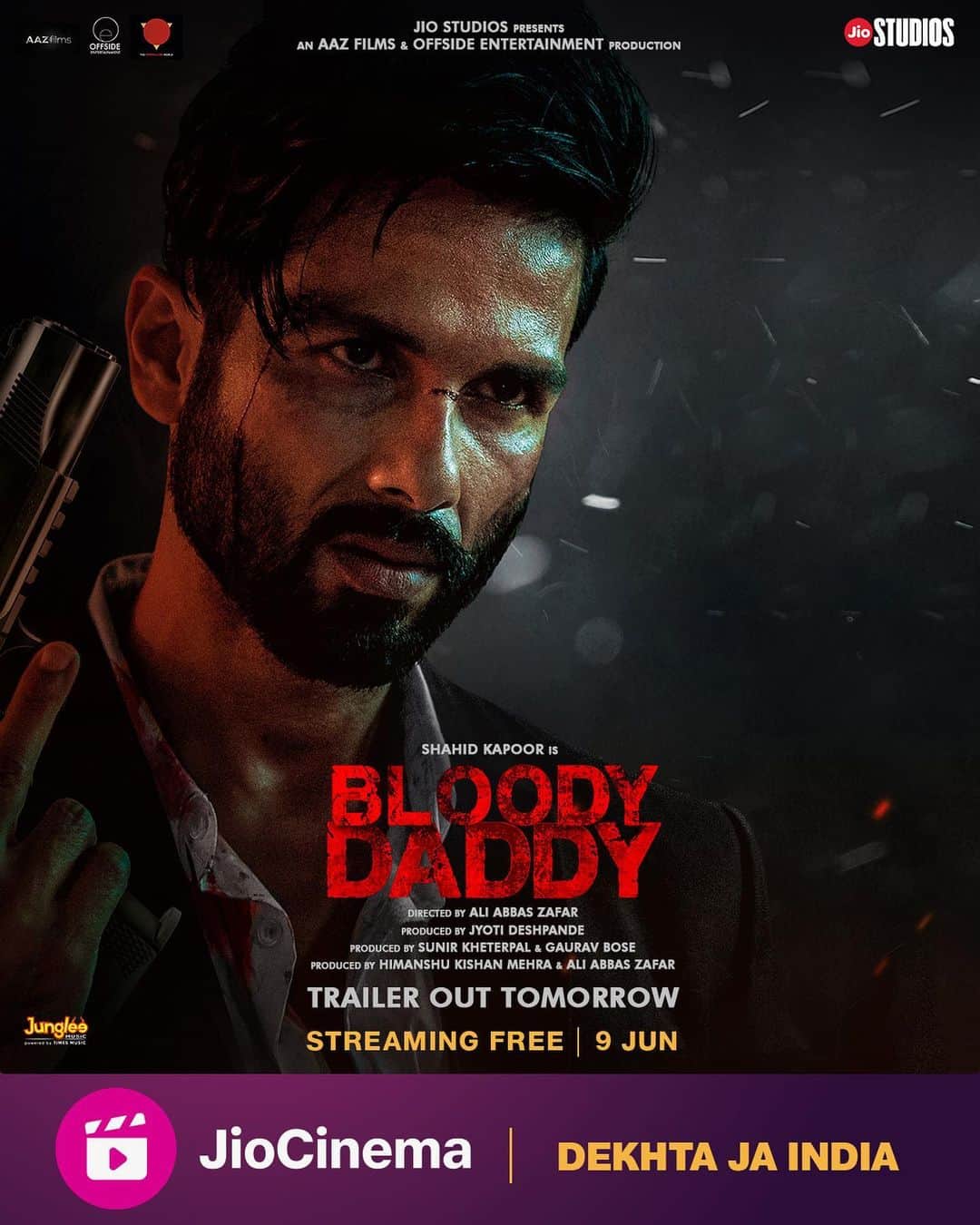 シャーヒド・カプールのインスタグラム：「It's about to get really BLOODY!  #BloodyDaddy Trailer out TOMORROW! 😎   #BloodyDaddyOnJioCinema on 9th June. @aliabbaszafar @ihimanshumehra #JyotiDeshpande @sunirkheterpal @gauravbose_vermillion @officialjiostudios @officialjiocinema @aazfilms @offsideent @thevermillionworld @dianapenty @sanjaykapoor2500 @ronitboseroy @simplyrajeev @vivanbhathena_official @zeishanquadri83 @ankurbhatia @mukeshsbhatt @iamsartaajkakkar @thewriterbasu @siddharthgarima @timesmusichub」