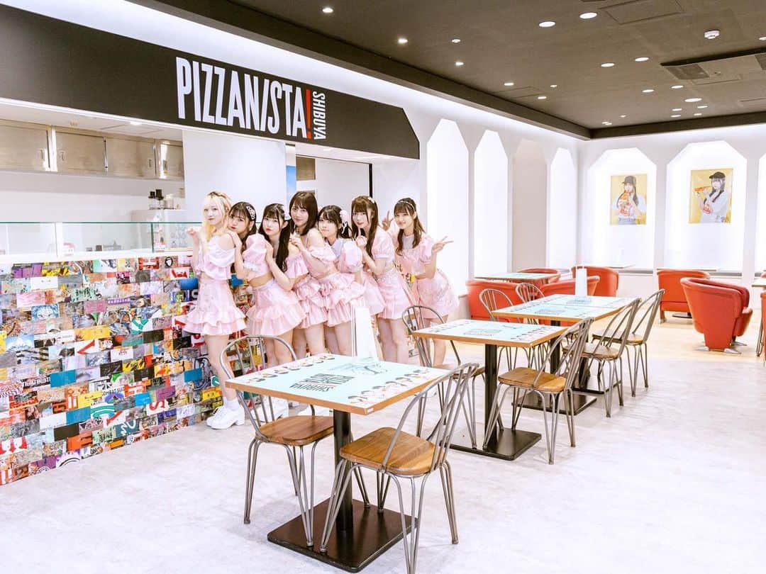 一宮彩夏さんのインスタグラム写真 - (一宮彩夏Instagram)「𓅫𓂃𓅫𓂃𓅫 ⁡  🍕PIZZANISTA!×JamsCollection🥤 Collaboration Cafe  SHIBUYA109 8Fにて28日まで💕店内もとっても可愛いそ  26日はピザニスタさんのＴシャツを着て17時〜店員さんとチェキ会もあるので遊びに来てね💕😳  さやのドリンクセットを頼んでくれるとコースターとチェキがつくよ✨ いっぱい食べよう〜っ😋🍕 ⁡ ⁡ #jamscollection #ジャムズ #一宮彩夏  #ハーフツイン #outfit #photooftheday #selfie #instagood#portrait #instafhoto #idol  #japanidol #ootd #ootdfashion#自撮り#ピサ #shibuya109 #pizzanista」5月23日 21時13分 - ichimiya_sayaka