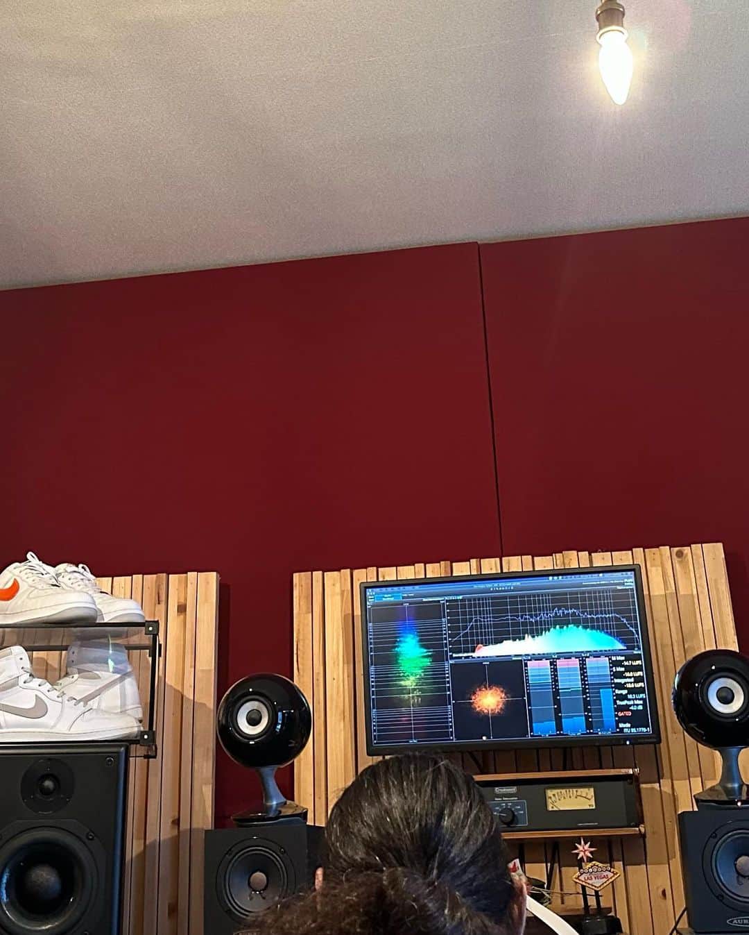 m.c.A・Tのインスタグラム：「21日のマスタリングで16年ぶりのニューアルバム 「Crystal-Rainbow」の音があがりました！ とても気に入っております。 年始に右手小指を骨折した俺をサポートしてくれたチームには本当に感謝しております。 いつもの「手癖」を出せなかったので、新しい感覚で進めたのが今回の特徴です。楽しかった。 さっき今年に入ってからマスタリングが終わるまでの制作の流れを文章にしてたら、生ら長文になったので、やめました。聞きたい方はお会いした時にw！ 6/28リリース！是非聴いてください！ ライブも行くよー！」
