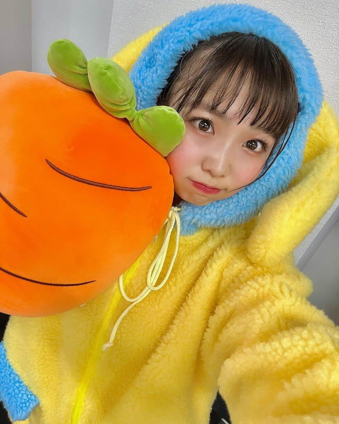 播磨かなさんのインスタグラム写真 - (播磨かなInstagram)「💗 AYAKA NATION2023 　 うさぎ🐰💛  にんじん🥕けっこうふかふかだったかな! 播磨かな!」5月23日 21時32分 - harima__official