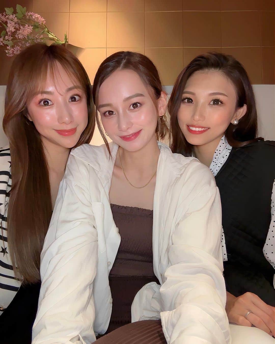 のインスタグラム：「. . たまたま3人の予定が合った日に💗 急でも1分で決まる🧏🏼‍♀️笑 なんだかんだ年1は3人揃う🥰 . .」
