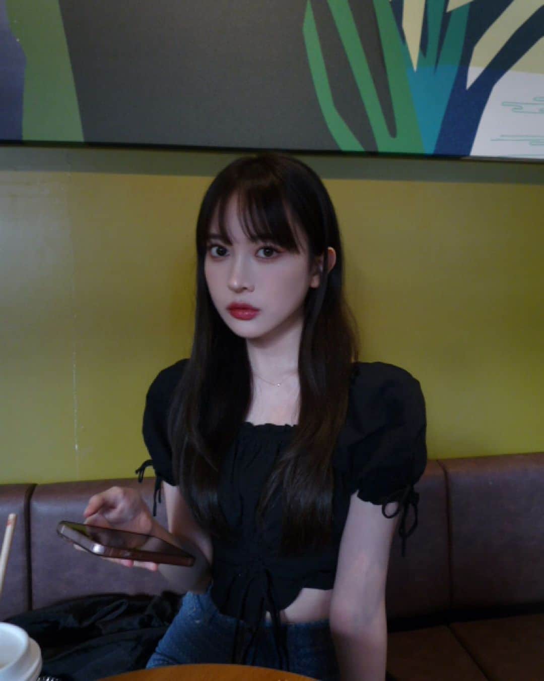 のインスタグラム：「最近ちょっと濃いメイクにはまてる🖤」