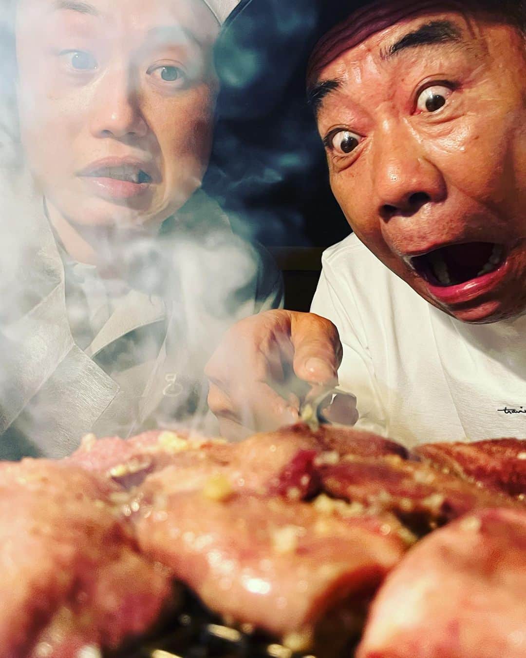 のインスタグラム：「ノリさんに、最近打ちっぱなし何回か行ったんです。と伝えると 「じゃあ、今からコース行こう」 と言われ、クラブはノリさんの友達に借りて、ポロシャツとズボンはノリさんからもらい、車でゴルフ場まで連れて行ってくれた！！ ゴルフシューズとゴルフキャップは買ってもらった！ 色んなマナーを教えてもらった！18ホールあるのに、4ホールまわった時に 「こんな感じ、じゃあ帰って飯いこう」！ いや展開早すぎる！！ 大兄貴すごすぎ！！ 焼肉食べて、キャップにペレのサインもらって最高の夜でした。  それだけで最高なのに、次の日電話がかかってきて、家の下いるから来て、と言われ行くと 「これやるよ」。 と言われクラブ一式くれた。。。 天下人。。。  ゴルフ一緒にまわりたいからうまくなろう。  6月に代官山でノリさんの個展がある。絶対行こう！！  #興奮の長文すみません」