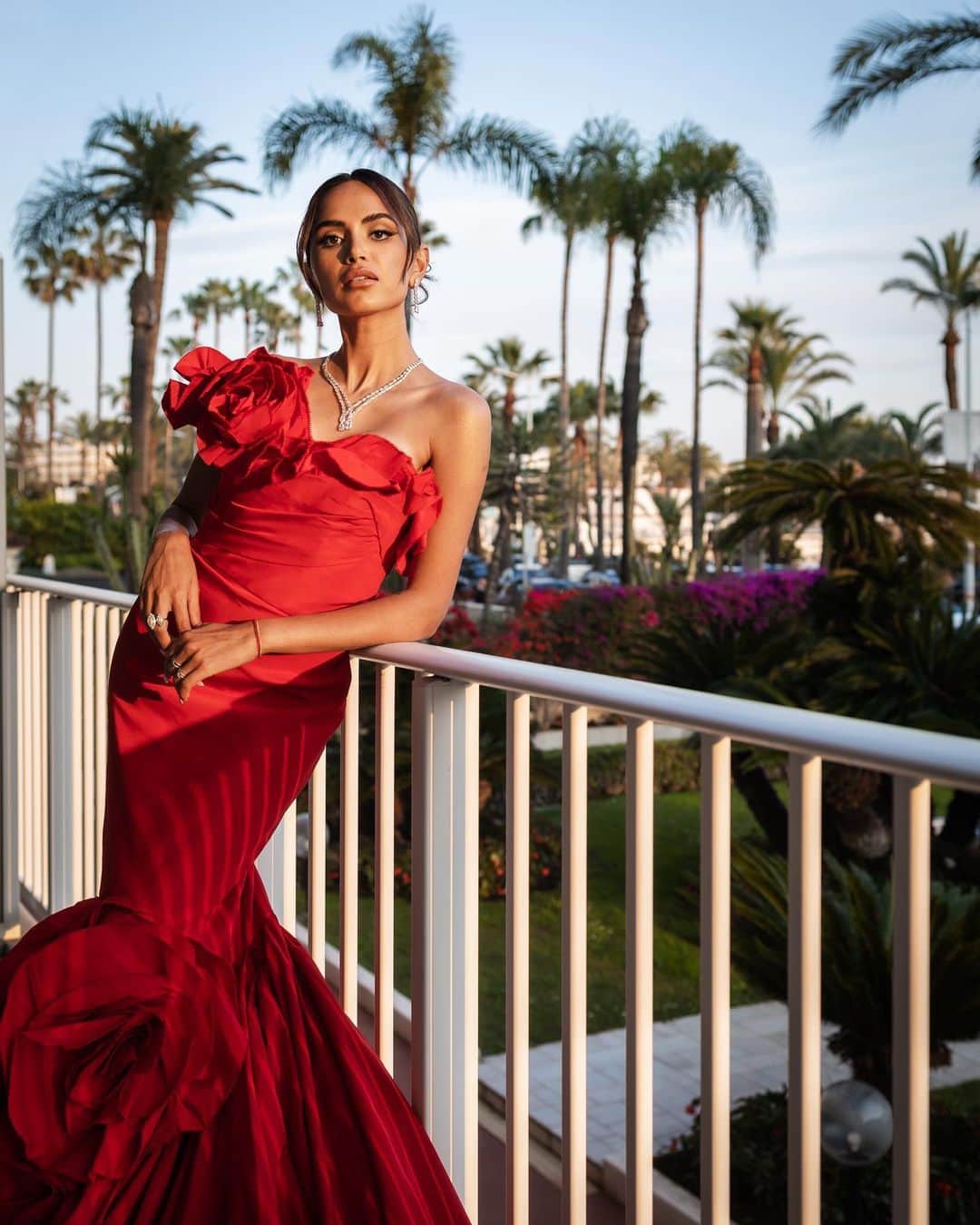 Diipa Büller-Khoslaさんのインスタグラム写真 - (Diipa Büller-KhoslaInstagram)「RED-dy to take on my 2nd red carpet for the premiere of “The Idol” at Cannes Film Festival 🎬❤️  Thank you @campariofficial for hosting me.   And a big thank you for the amazing team! ❤️ Dress by @marchesafashion Jewellery by @nourbyjahan Styled by @thomasgeorgewulbern Make-up by @tina_derkse Hair by @franckprovostparis Photography by @natashagillett.art」5月23日 21時55分 - diipakhosla