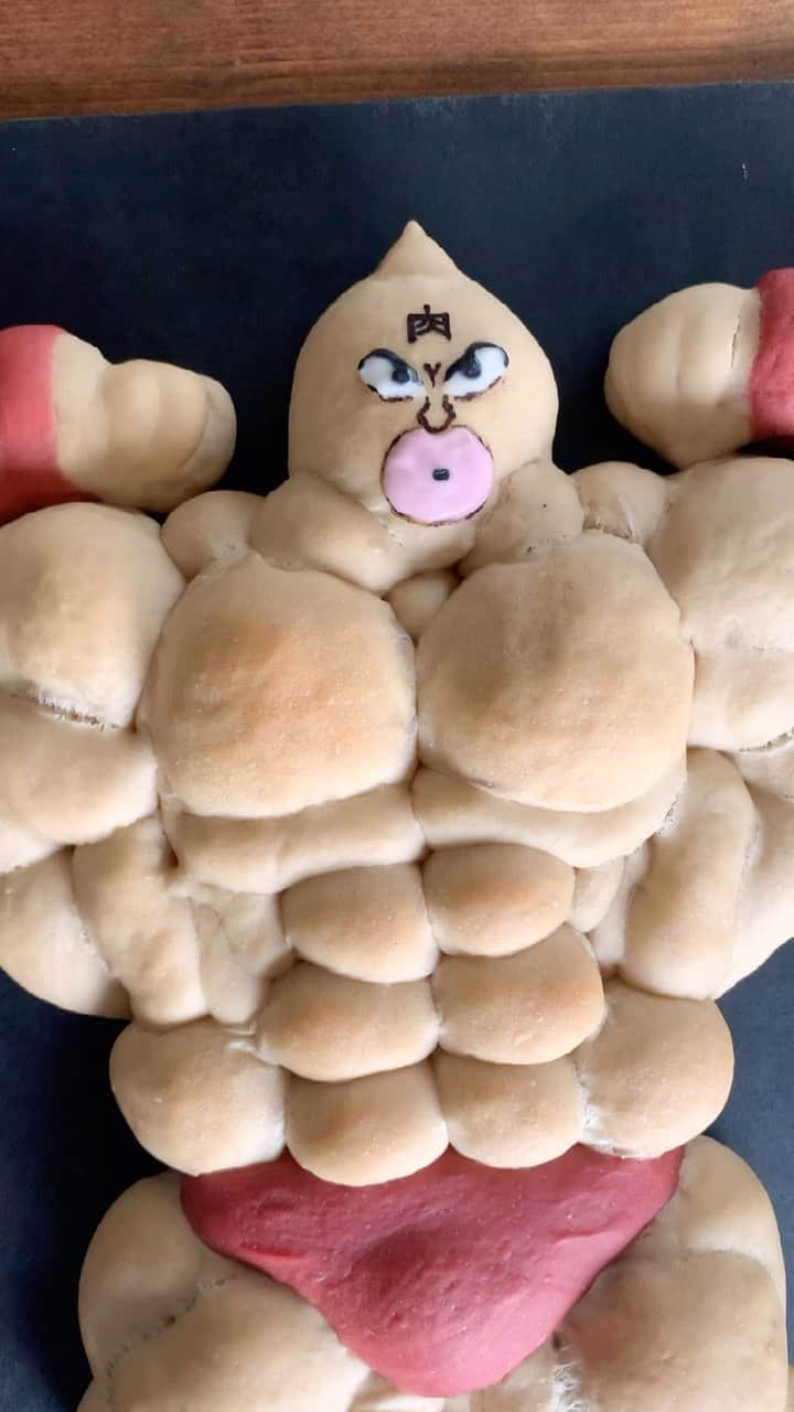 Ranのインスタグラム：「キン肉マンのちぎりパン！  #bread #kinnikuman #muscle #ちぎりパン #キン肉マン #手作りパン #ちぎりパン #キャラパン #ゆでたまご先生 #筋肉」