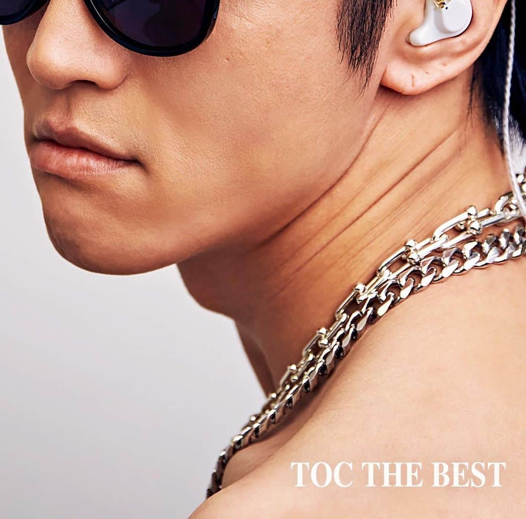 TOCのインスタグラム：「I'm the Best.  ----------------   【News】6/28（水）TOC、ソロデビュー10周年記念、TOC初のベストアルバム発売決定！ 2023 年 4 月 23 日 TOC、ソロデビュー10周年記念、TOC初のベストアルバム発売決定！ タイトル：「TOC THE BEST」 発売日：2023年6月28日  ＜収録予定曲(曲順未定)＞※新曲2曲含む計20曲を収録予定 新曲① 新曲② BirthDay Ray Bird 2 FACE HATE JENGA X9X 武器と勇気 1999 過呼吸 I’ll Light You 高嶺の花 SAD DAY メシア 入国ヲ禁ズ Slow Dance FOOLISH たいよう  初回限定盤A（CD＋DVD）9,350円（税込） 初回盤DVDには、TOC TOUR 2022 「FOOLISH」 より2022年11月23日東京 SHINJUKU BLAZE公演のライブ映像をフルスケールで収録。　　　　 ＜収録予定曲＞　※全20曲を収録予定 FOOLISH Bird 1999 夜クライム MIGHTY CODE 入国ヲ禁ズ あっかんべー DISOBEY たいよう 2 FACE チャラチャラ HATE 過呼吸 みどり X9X JENGA I'll Light You <Encore> 武器と勇気 Slow Dance リスキーダイス 初回限定盤B（CD＋DVD）5,500円（税込） DVDにはTOCのMusic Videoを収録（全8曲予定/曲順未定） たいよう メシア START UP feat.チアキ NEW RULE feat. LITTLE -Stock Footage- 過呼吸 Ray BirthDay Atonement 通常盤（CDのみ）3,300円（税込）   ＜封入特典＞　10月4日・9日開催「TOC生誕祭2023」終演後に行われる「TOCお出まし会」参加券（全形態共通）　 初回プレス分封入特典：「お出まし会」参加券 2023年10月4日(水)＠O-EAST、10月9日（月、祝）＠梅田TRADで開催されるTOC生誕祭2023の会場で終演後に開催される「TOCお出まし会」への参加券封入。 お出まし会はTOC出演のアフタートーク（約15分を予定） ※各公演チケットをお持ちのお客様が対象。 ※初回プレス分のみの封入特典となります。初回分終了後も商品ページの表記の変更はございません。ご了承ください。」