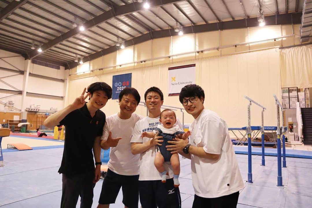 倉島大地のインスタグラム：「将ちゃんのいる慶應にお邪魔しました🎓  サプライズで久永babyにも会えた✨  #慶應生みんなクリエイティブ」