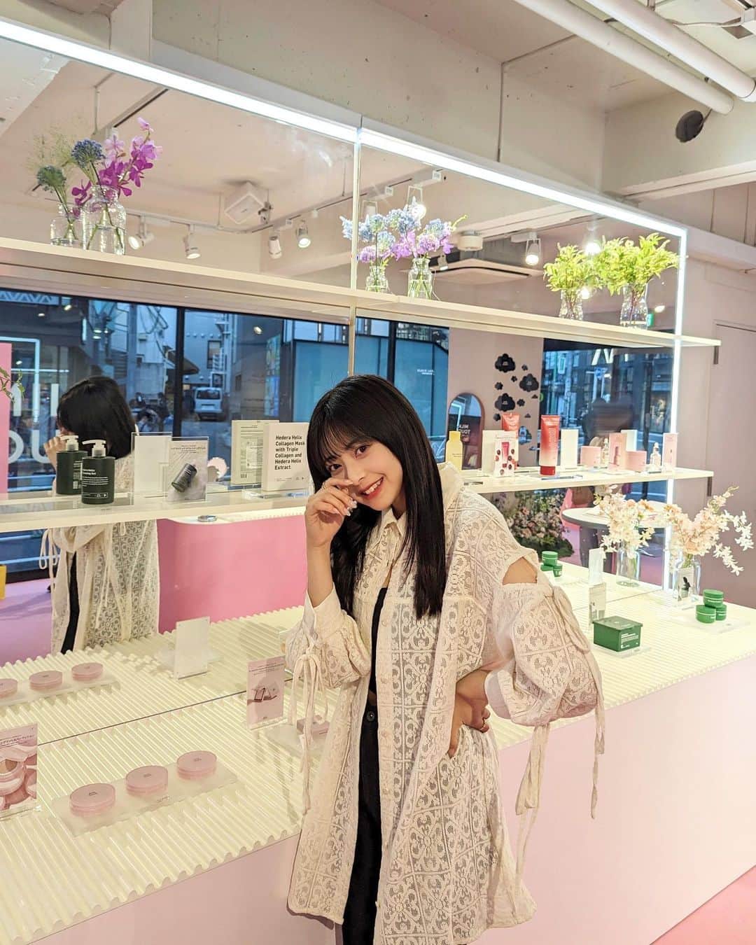 千葉祐夕のインスタグラム：「@milktouch_japan さんのレセプションイベントへ行ってきました。  スキンケアラインだけでなく、メイクラインにも肌に優しい成分が配合されているコスメ。 マスカラはずーっとMILK TOUCHさんを愛用していて、全種類持ってる程なので、足を運ぶことが出来て嬉しかったです 🌷♡   #milktouch  #ミルクタッチ」