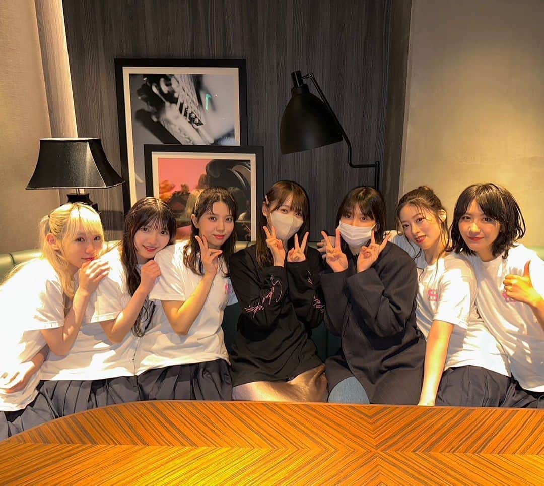 のインスタグラム：「櫻坂46 3RD TOUR 2023 理佐とお邪魔させていただきました🌸  みんなのパワーアップした姿、格好良い姿、可愛い笑顔に元気をもらいました！ そして久しぶりにみんなと話せて嬉しかったな☺︎  これから行かれる方も、楽しんでください🤍  #いっぱいがんばりきしてもらっちゃった #櫻坂46  #全国ツアー」