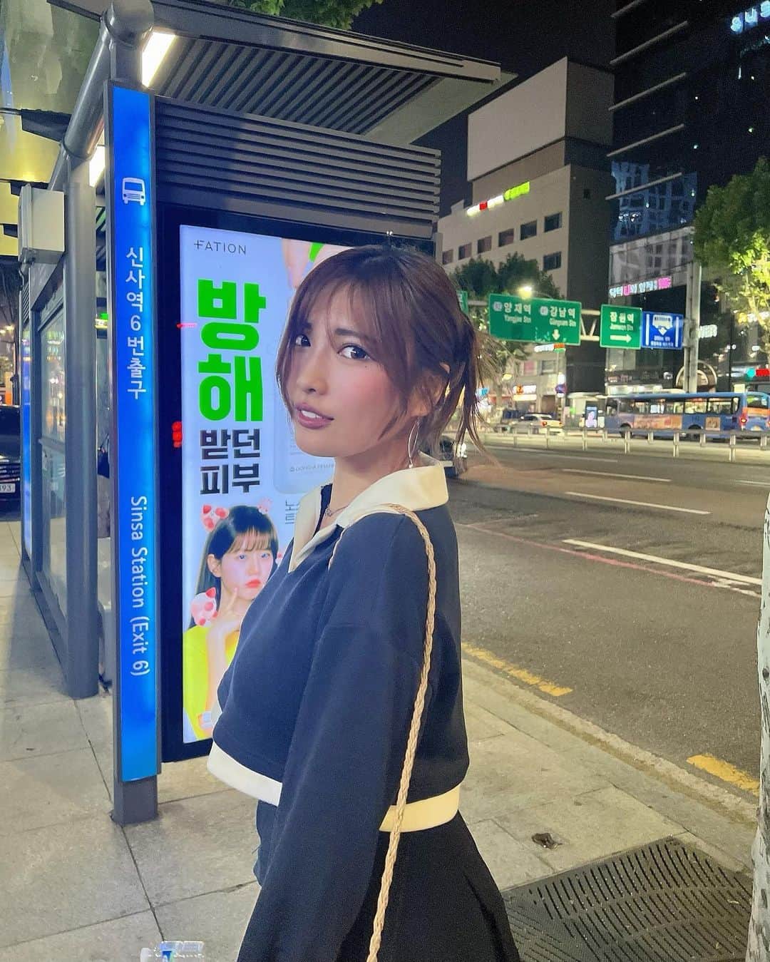  りさぶーのインスタグラム：「トイレ待ちで仲良くなった韓国人の女の子(そもそも意味不明)の家に本人不在なのに泊めてもらえるまでになったENFP全開すぎ🥵笑 (ハイライト見てね😂🇰🇷) . どこの国行っても 本当に秒で友達つくれる…才能かもしらん…🙄✌️ . #こないだのフィリピンでできた友達はジェシカ笑」